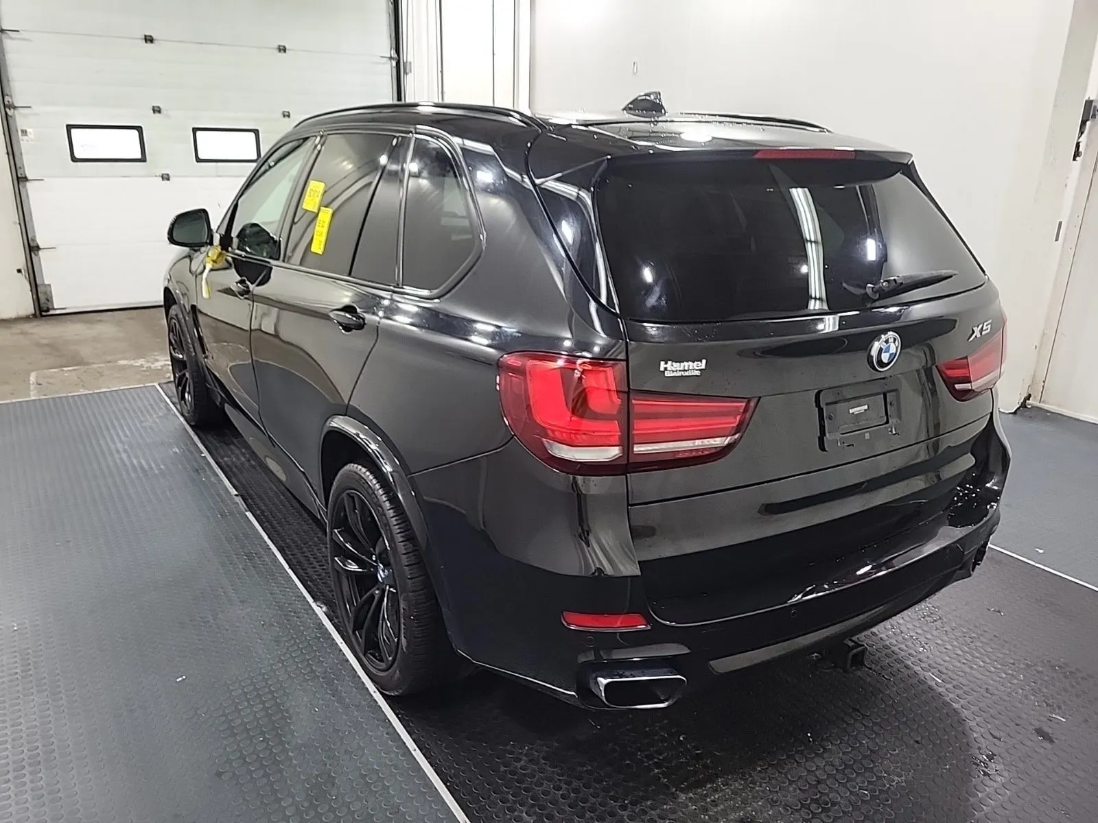 Driver Rear 3/4 Photo