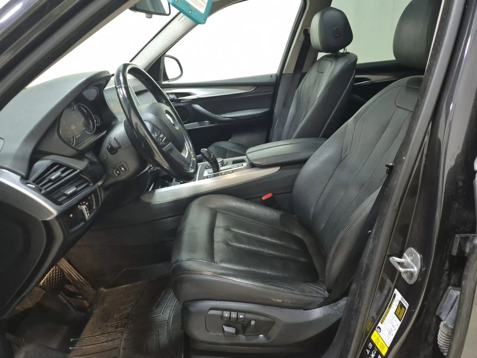 Front Interior Photo