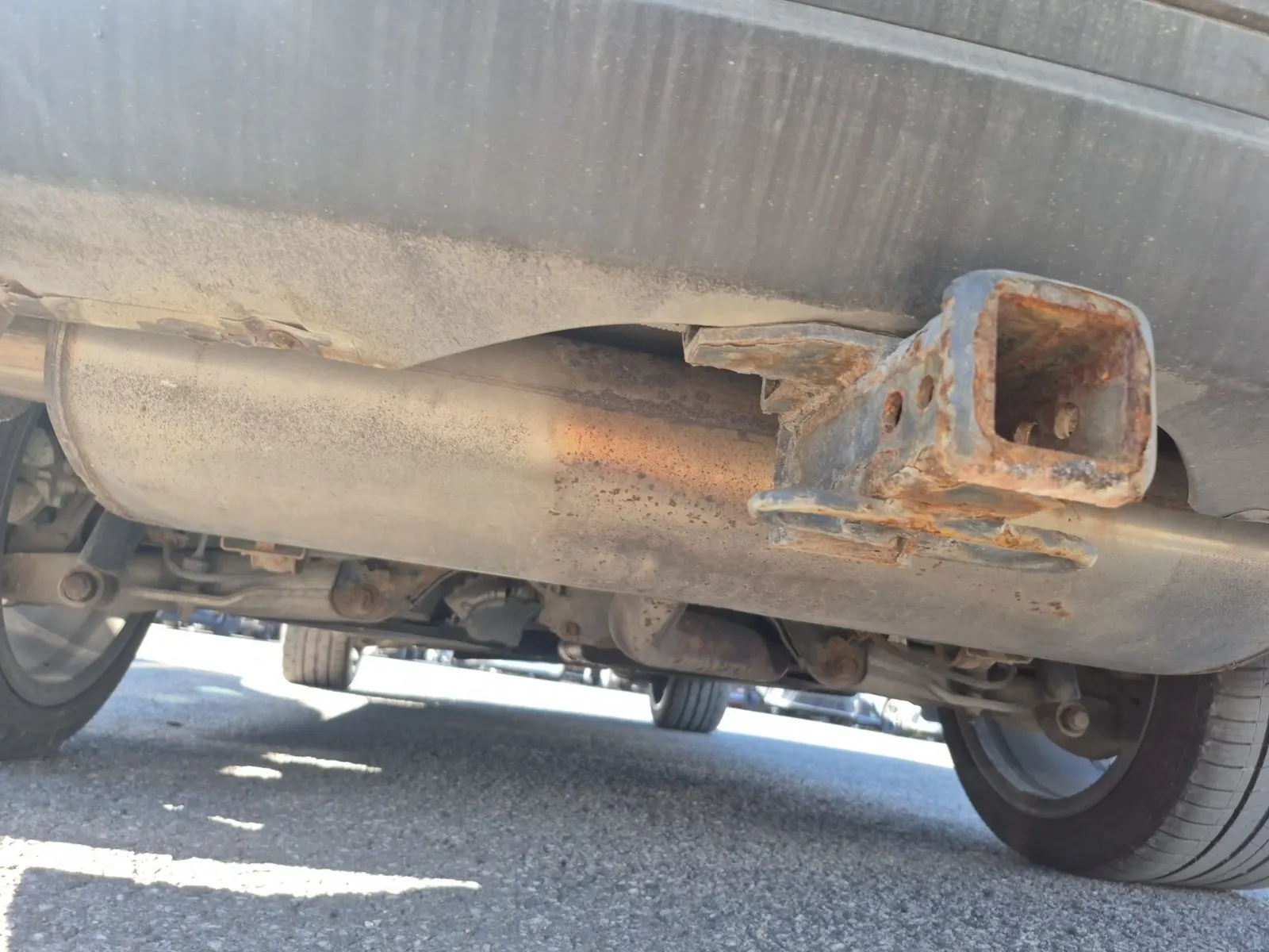 Undercarriage - Rear Photo