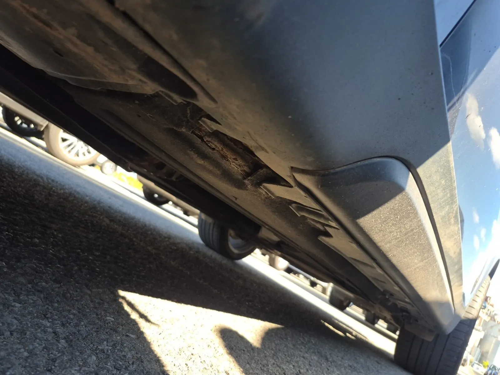 Undercarriage - Driver Photo
