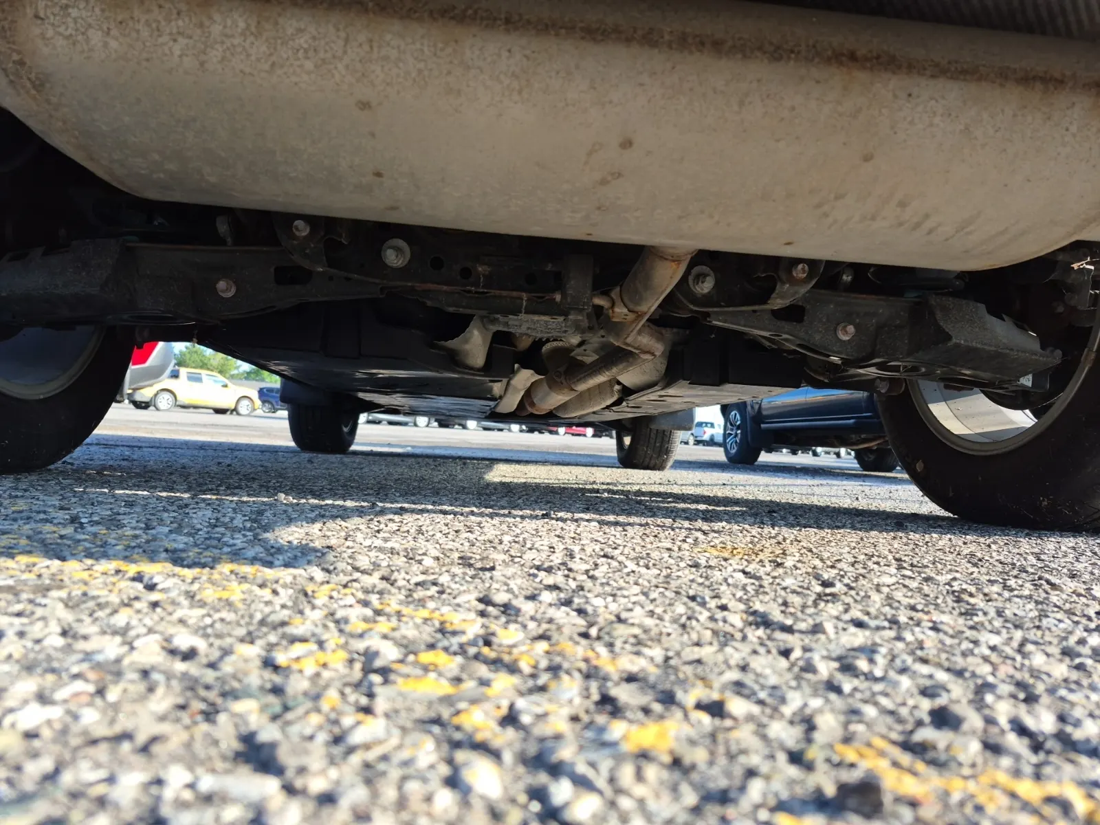 Undercarriage - Rear Photo