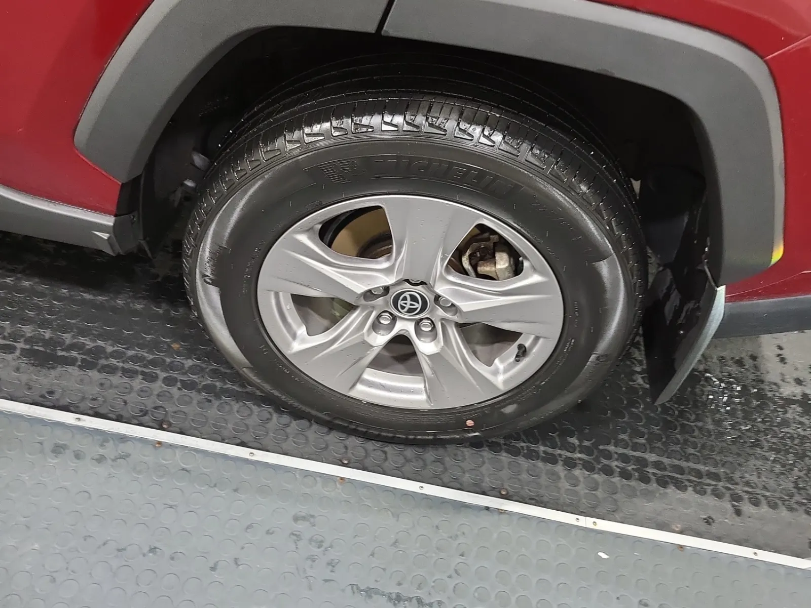 Left Rear Wheel/Tire Photo