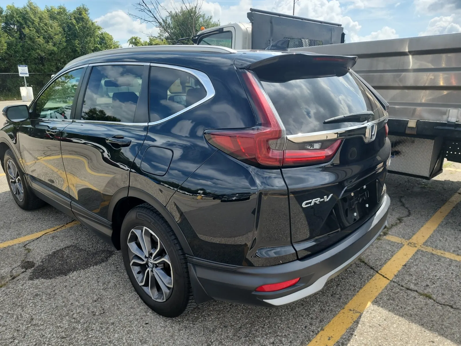Driver Rear 3/4 Photo