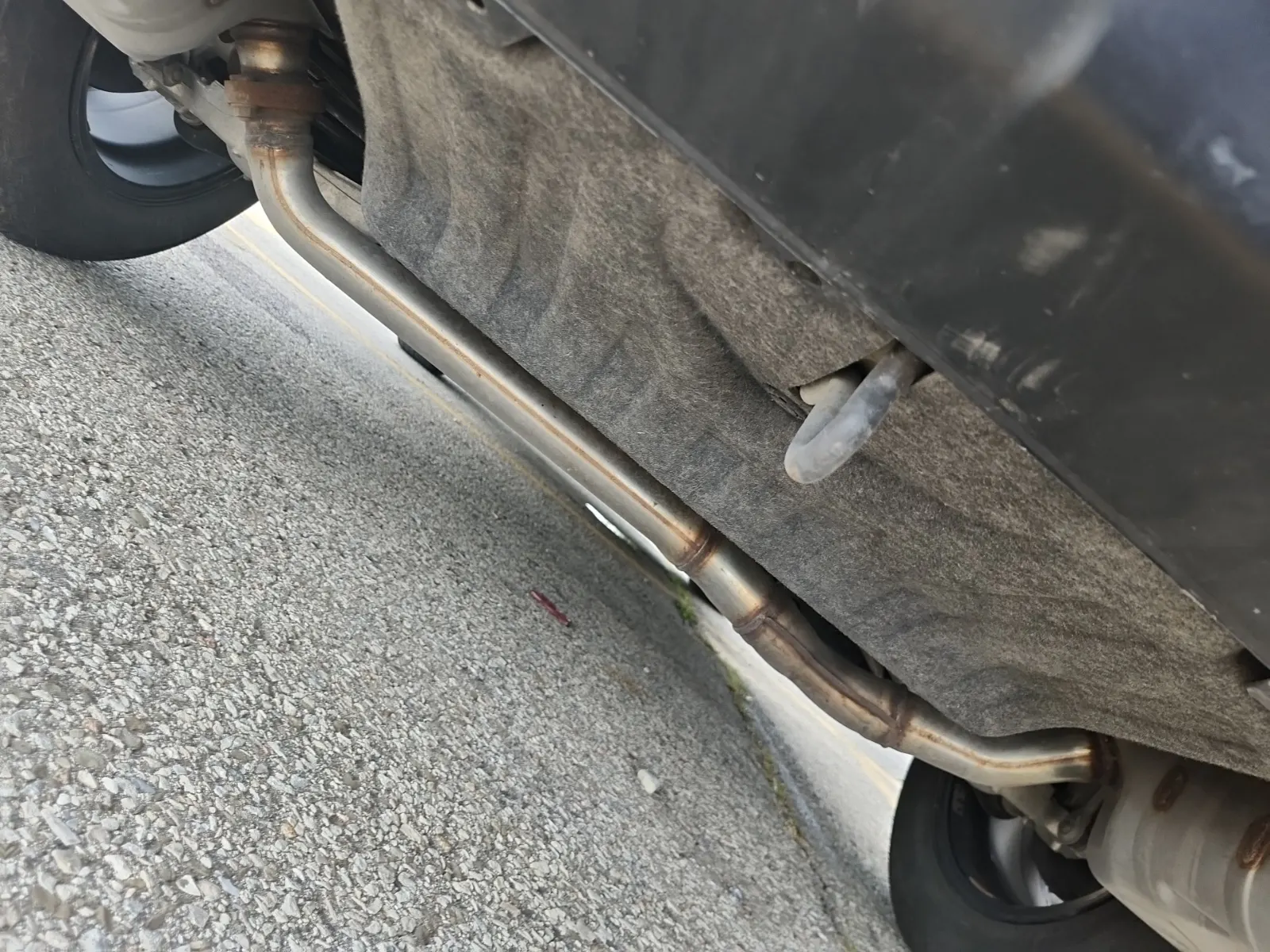 Undercarriage - Rear Photo