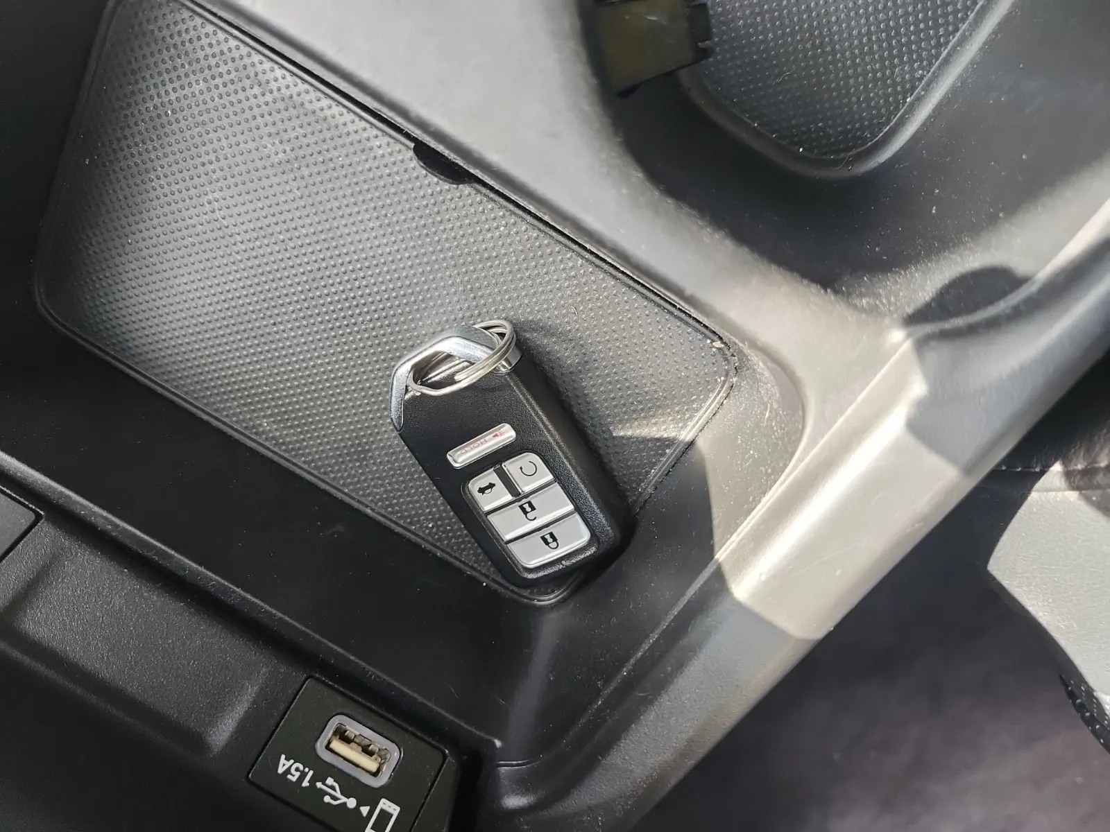Keys/Fobs/Manual Photo