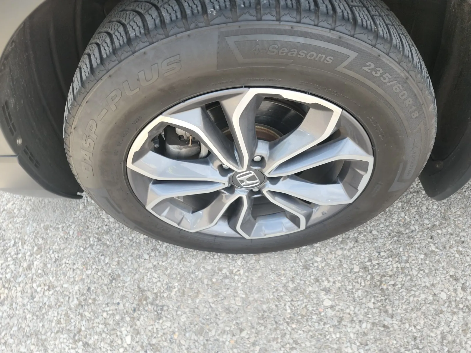 Front driver wheel/tire photo