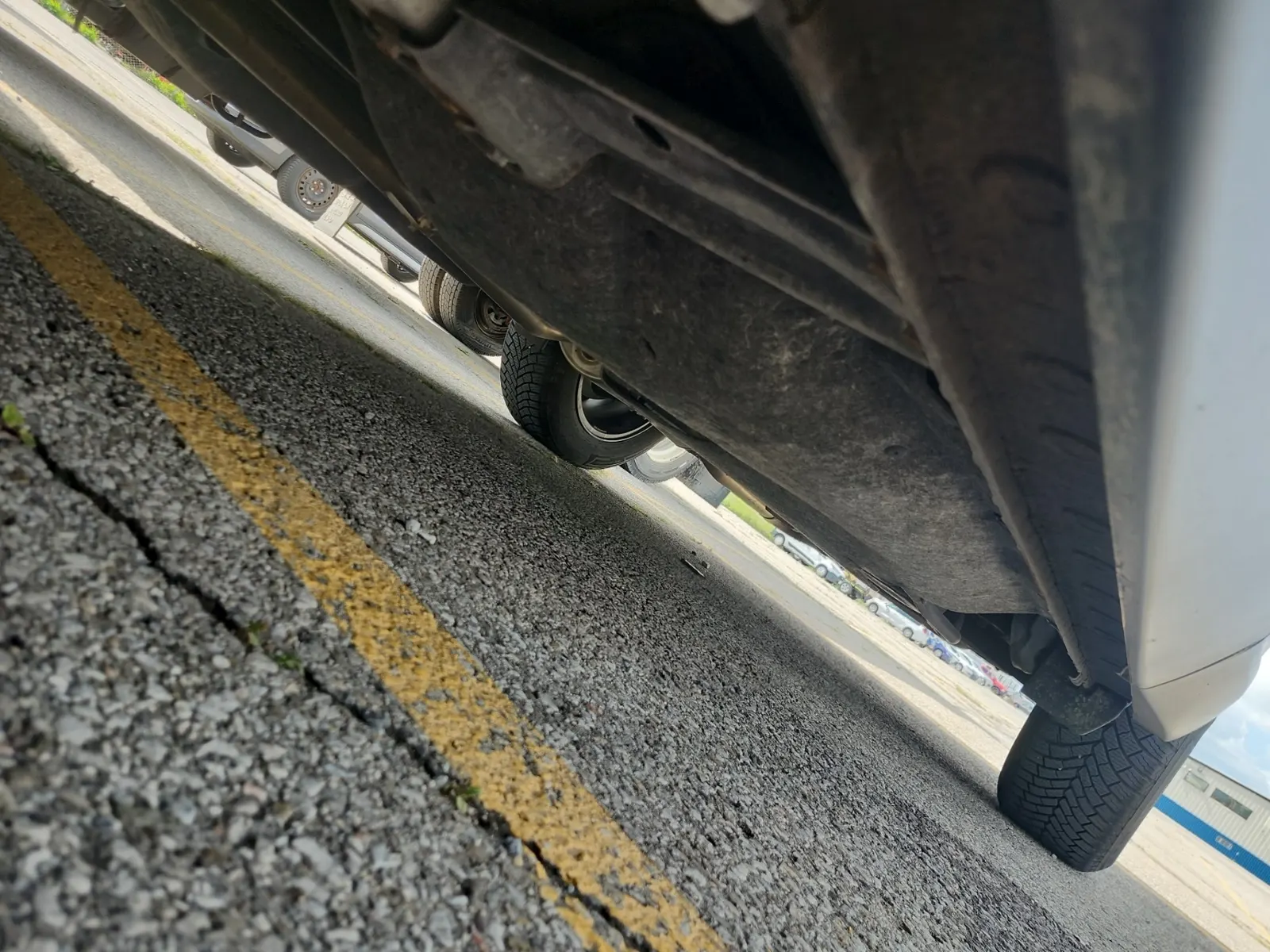Undercarriage - Driver Photo