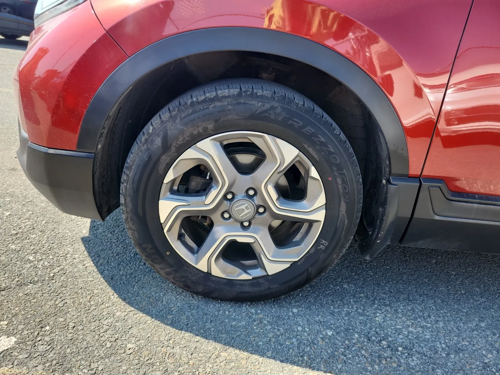 Front driver wheel/tire photo