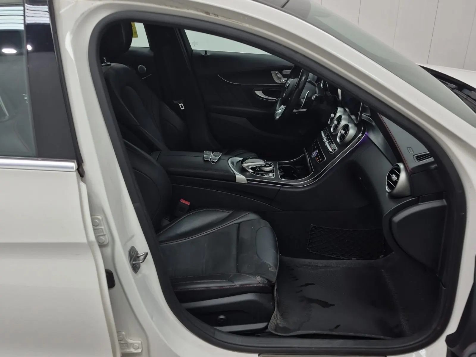 Right Side Interior Photo