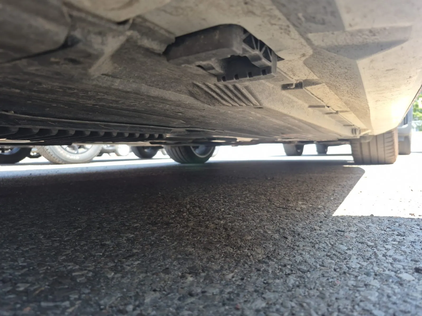 Undercarriage - Driver Photo