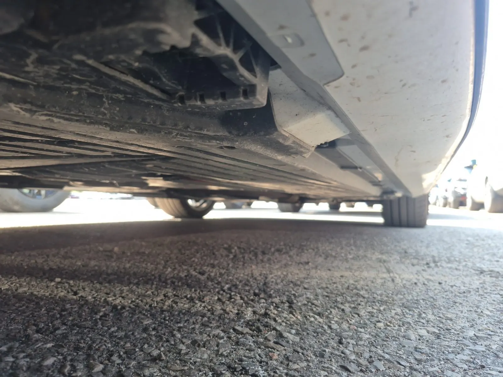 Undercarriage - Passenger Photo
