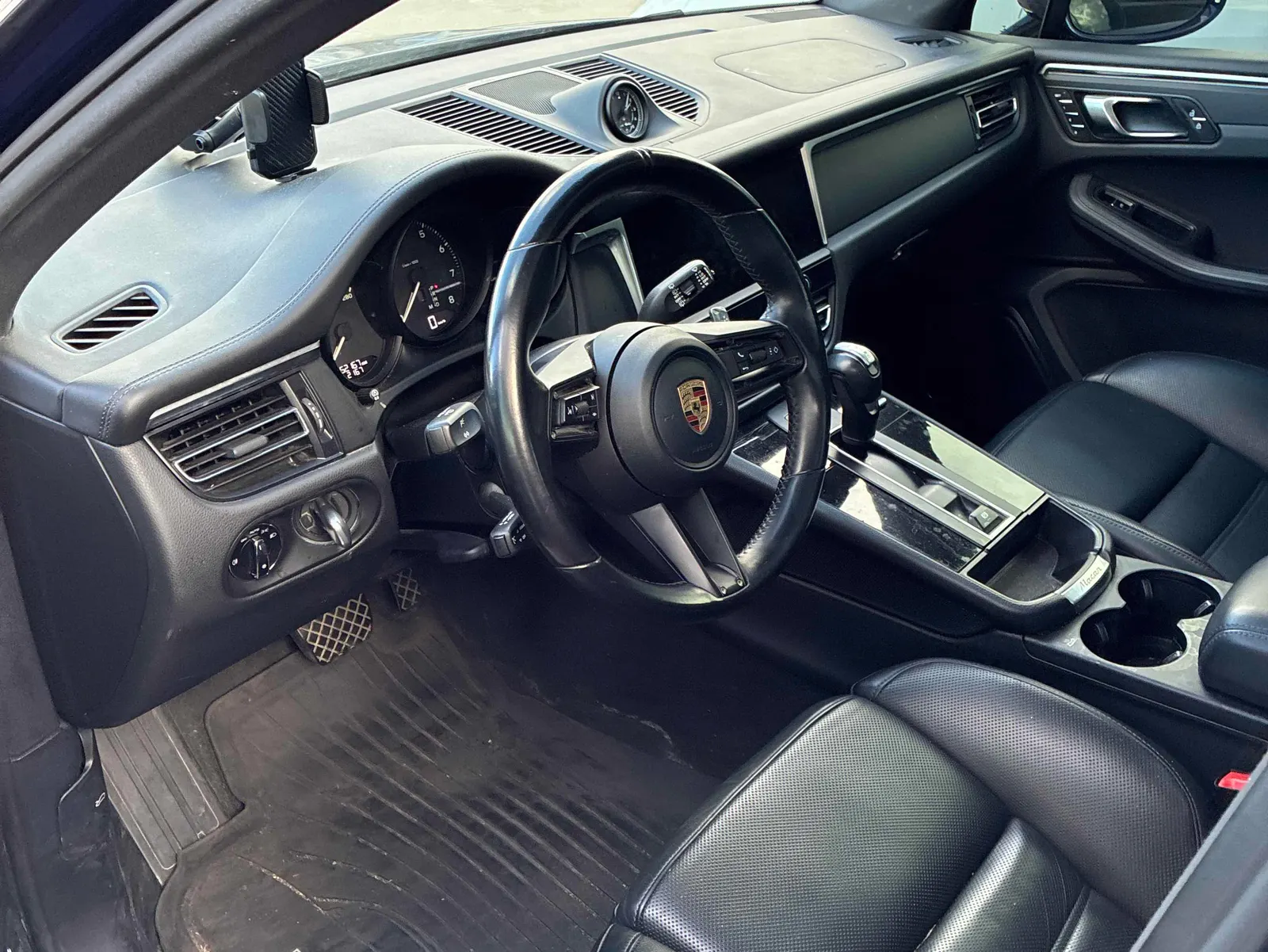 Interior driver side