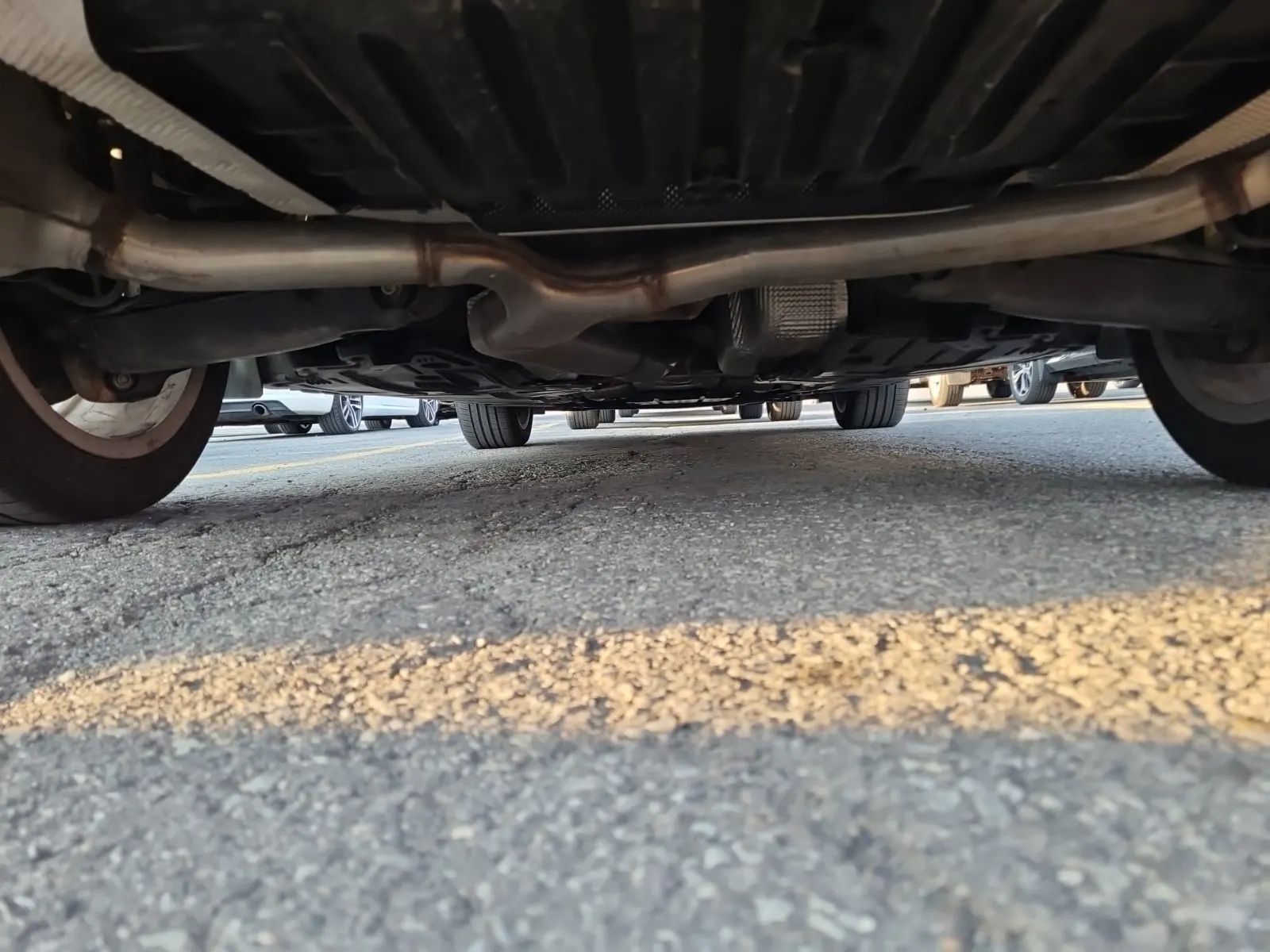 Undercarriage - Rear Photo