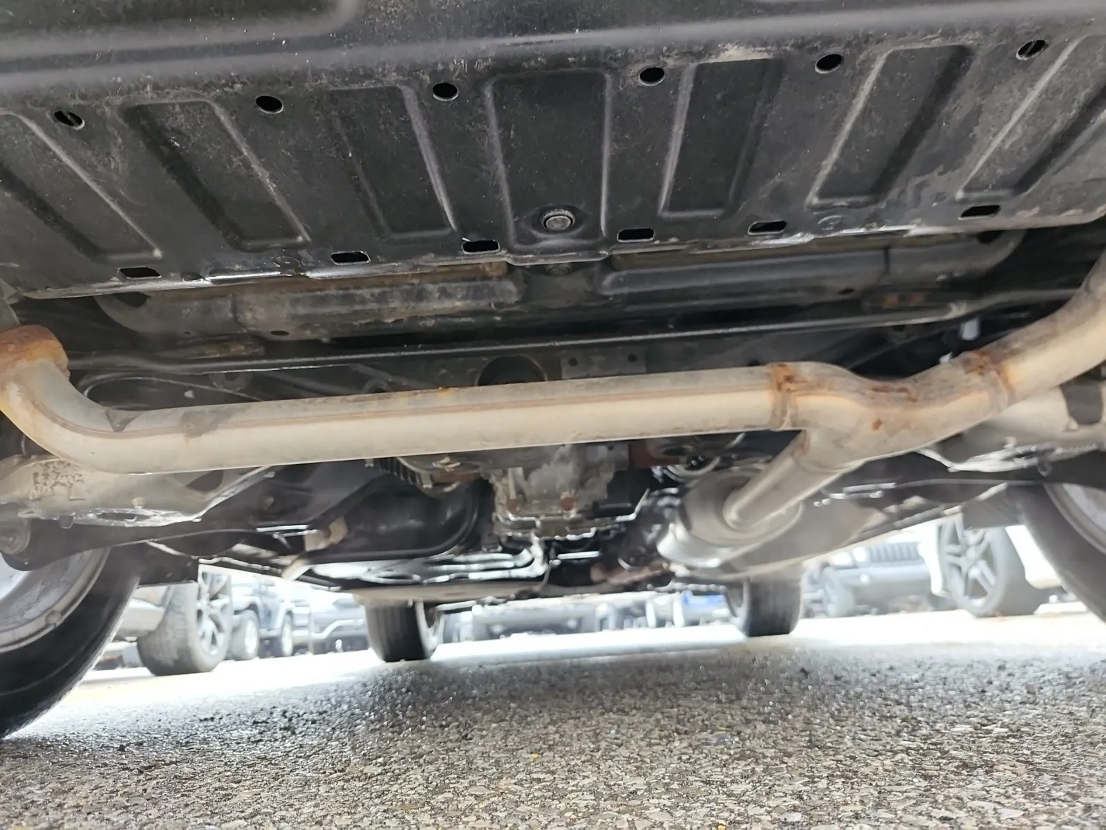 Undercarriage - Rear Photo