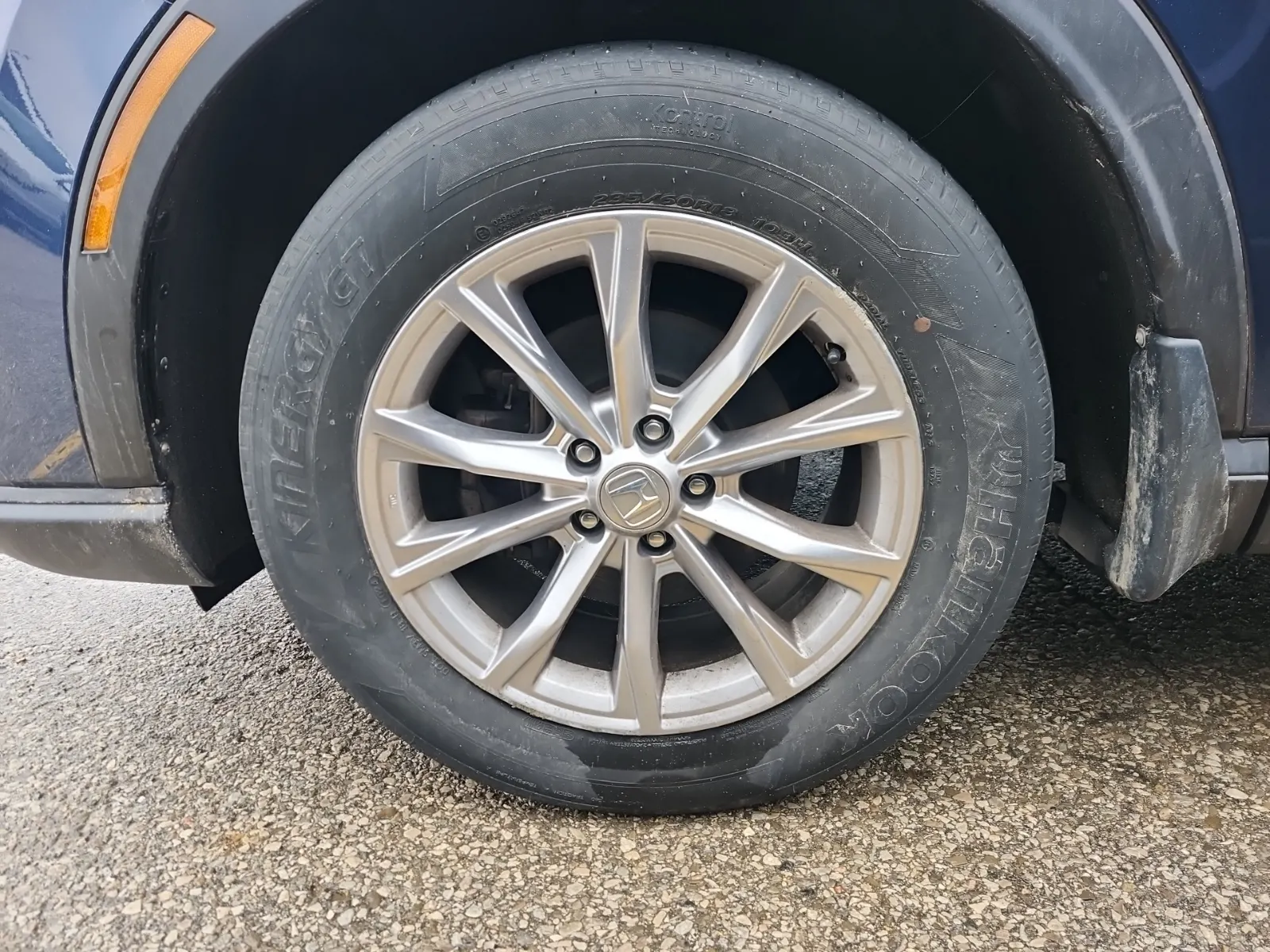 Front driver wheel/tire photo