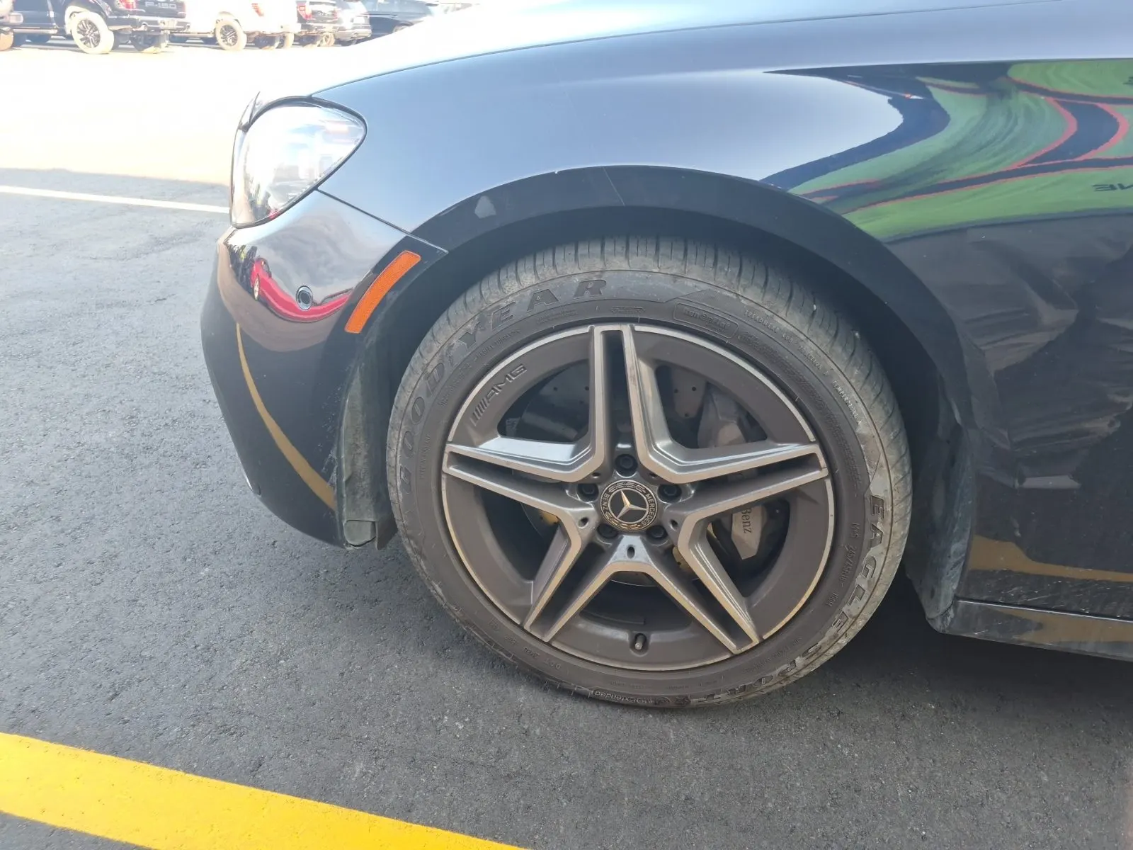 Front driver wheel/tire photo