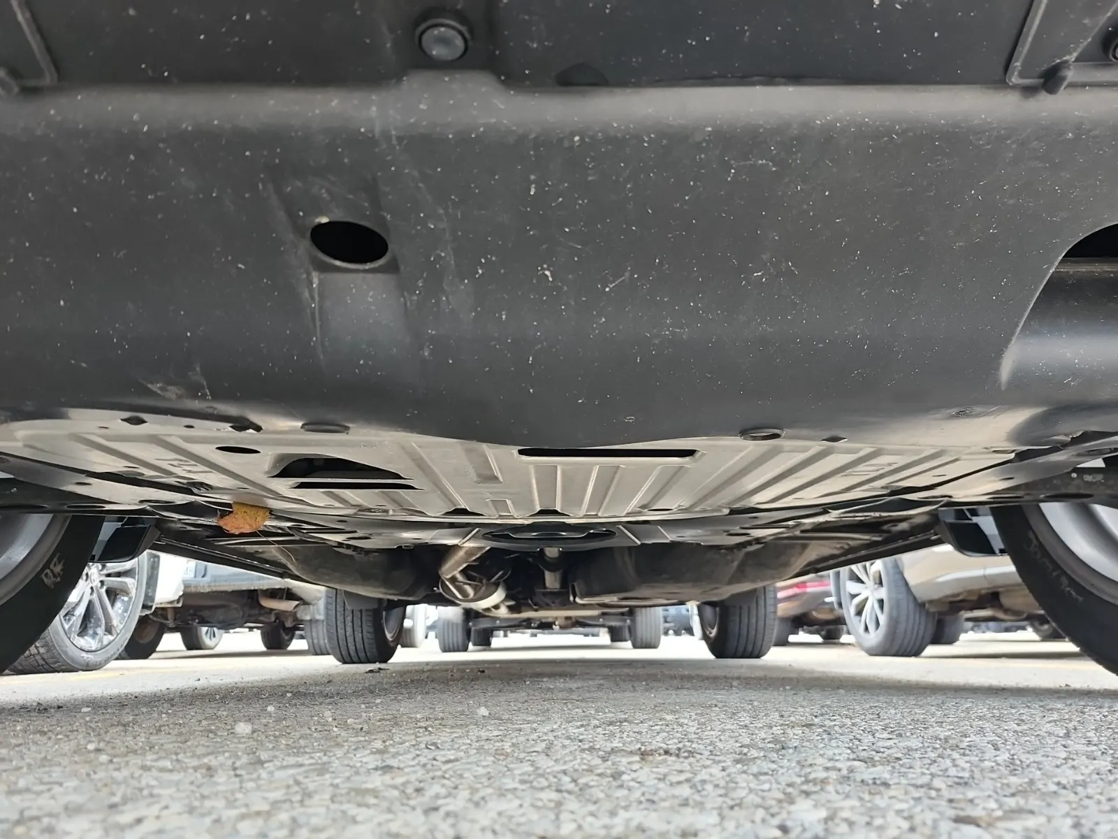 Undercarriage - Front Photo