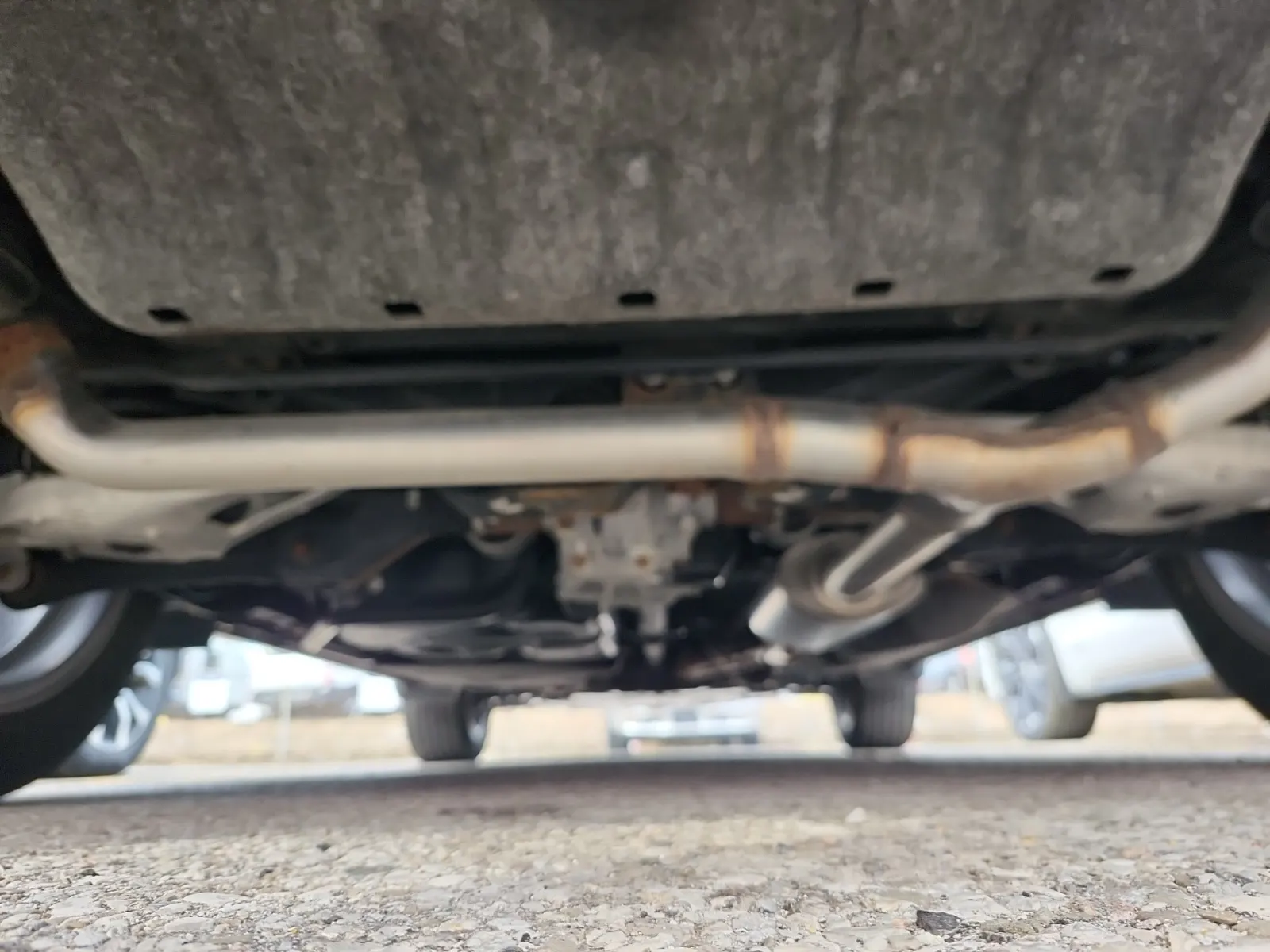 Undercarriage - Rear Photo