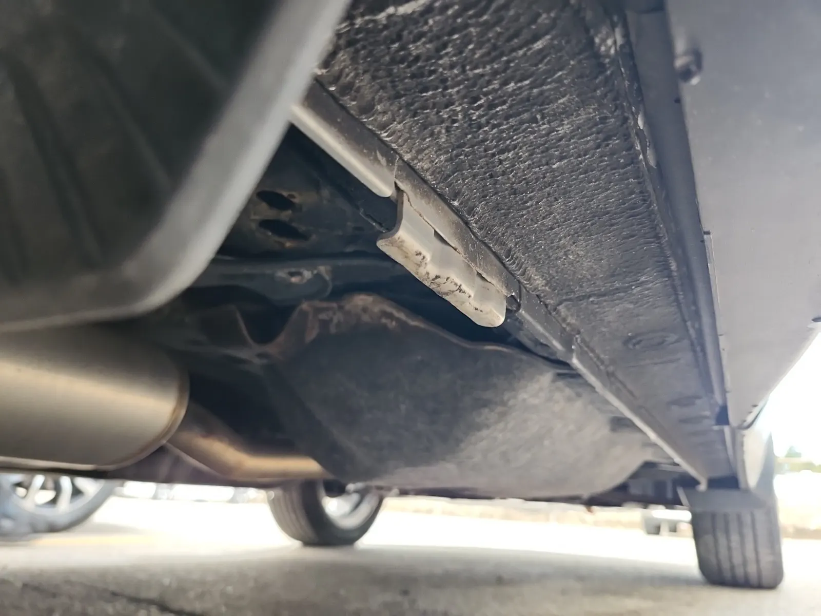 Undercarriage - Passenger Photo