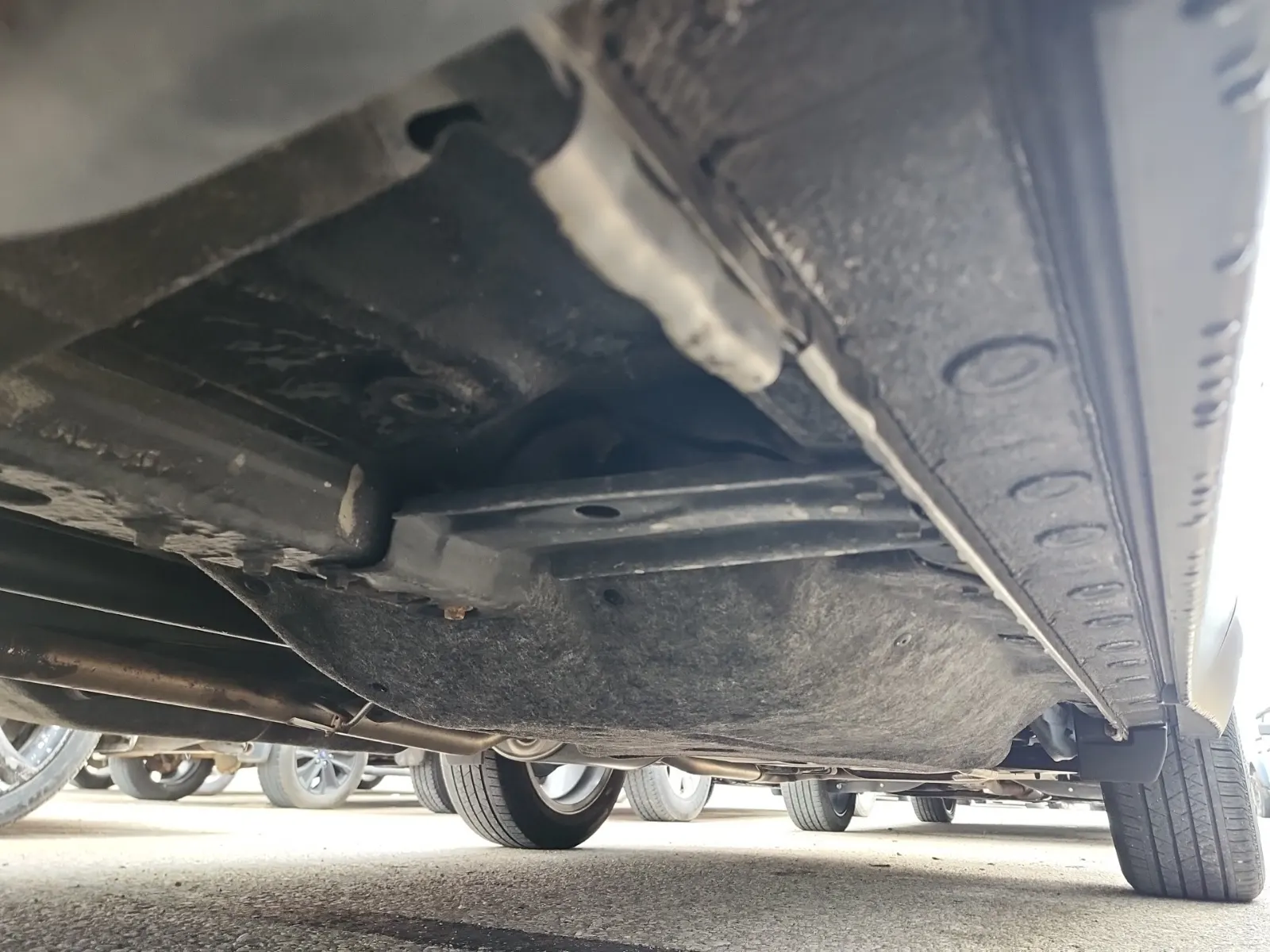 Undercarriage - Driver Photo
