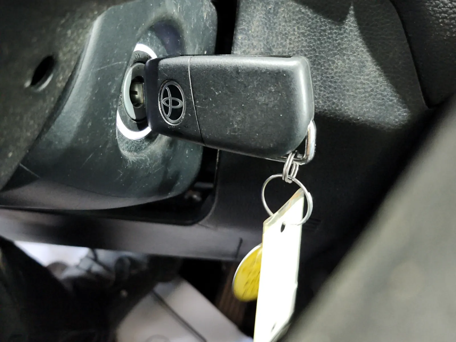 Keys/Fobs/Manual Photo