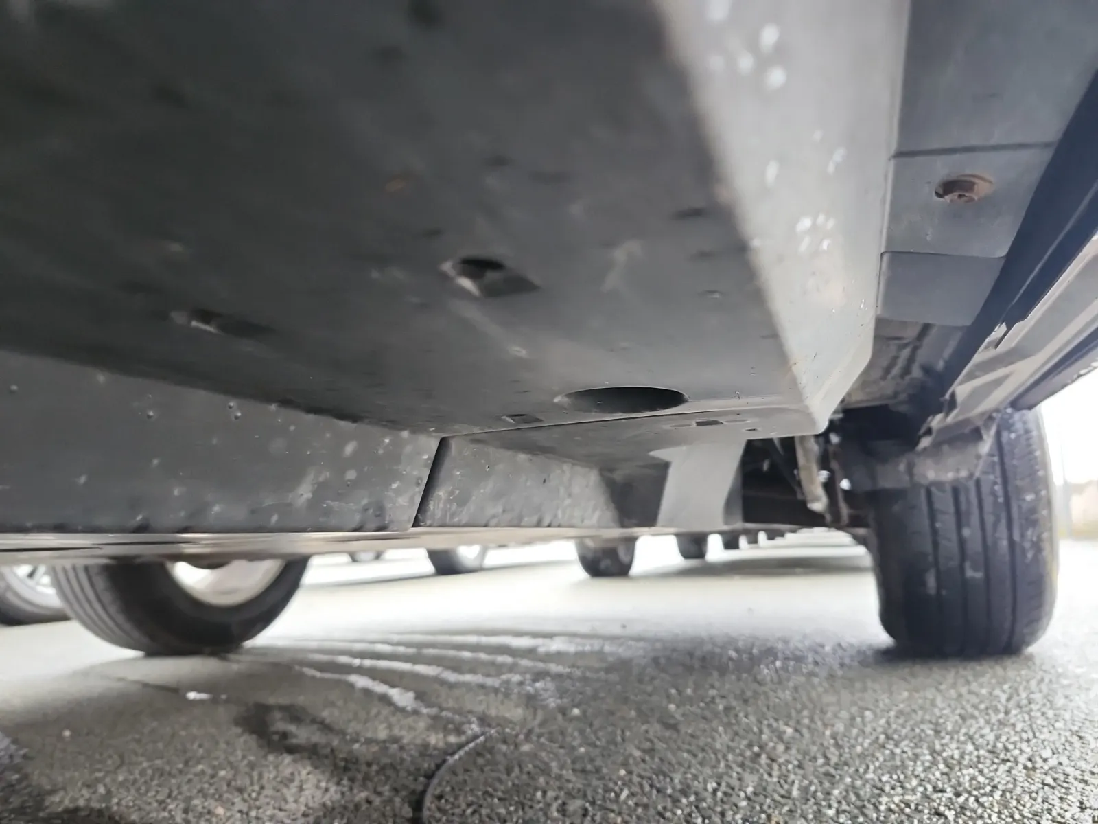 Undercarriage - Driver Photo