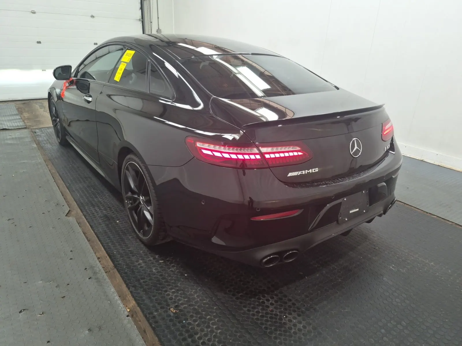 Driver Rear 3/4 Photo
