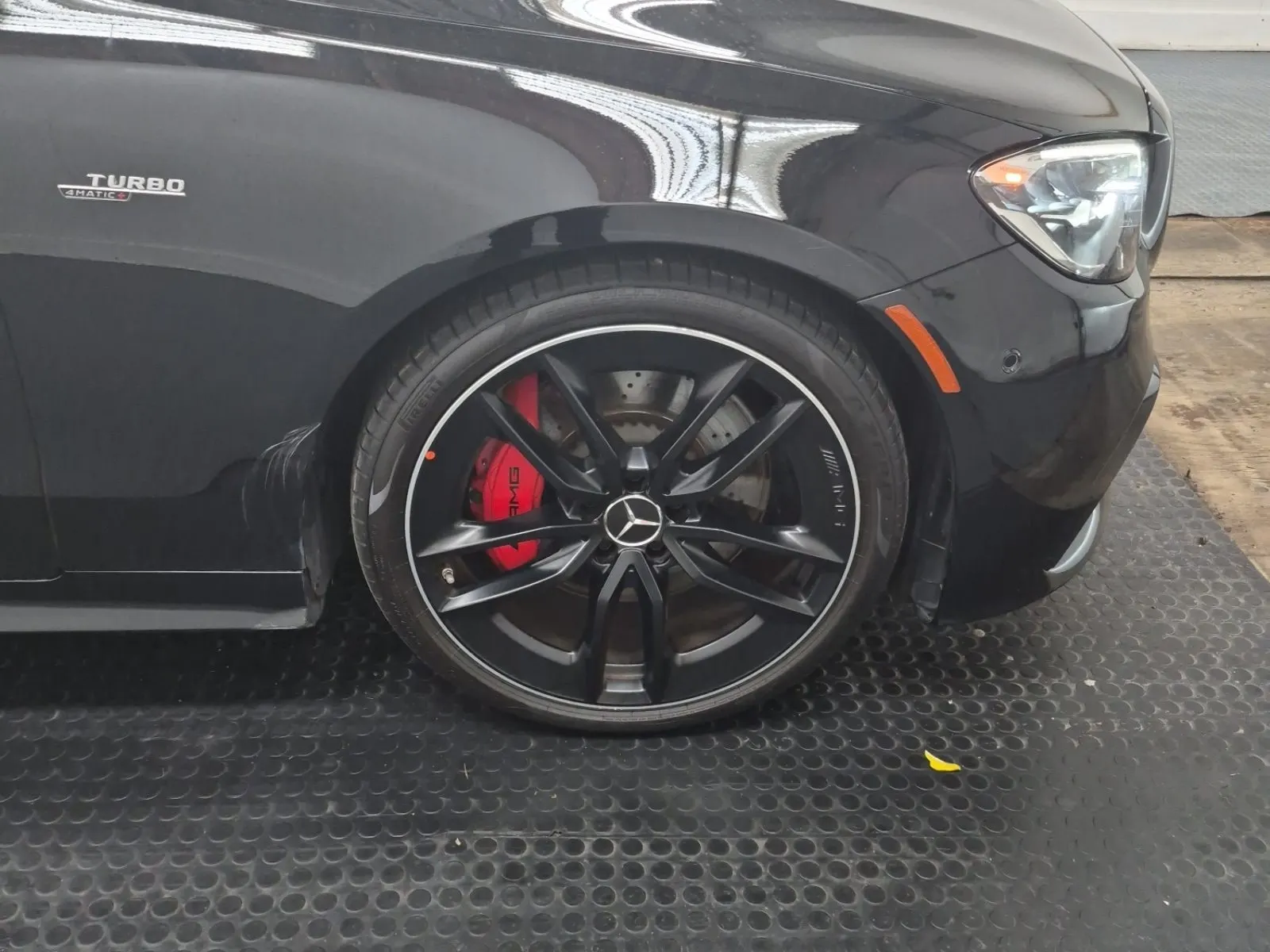 Right Front Wheel/Tire Photo