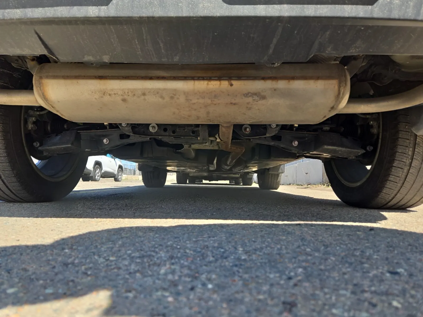 Undercarriage - Rear Photo