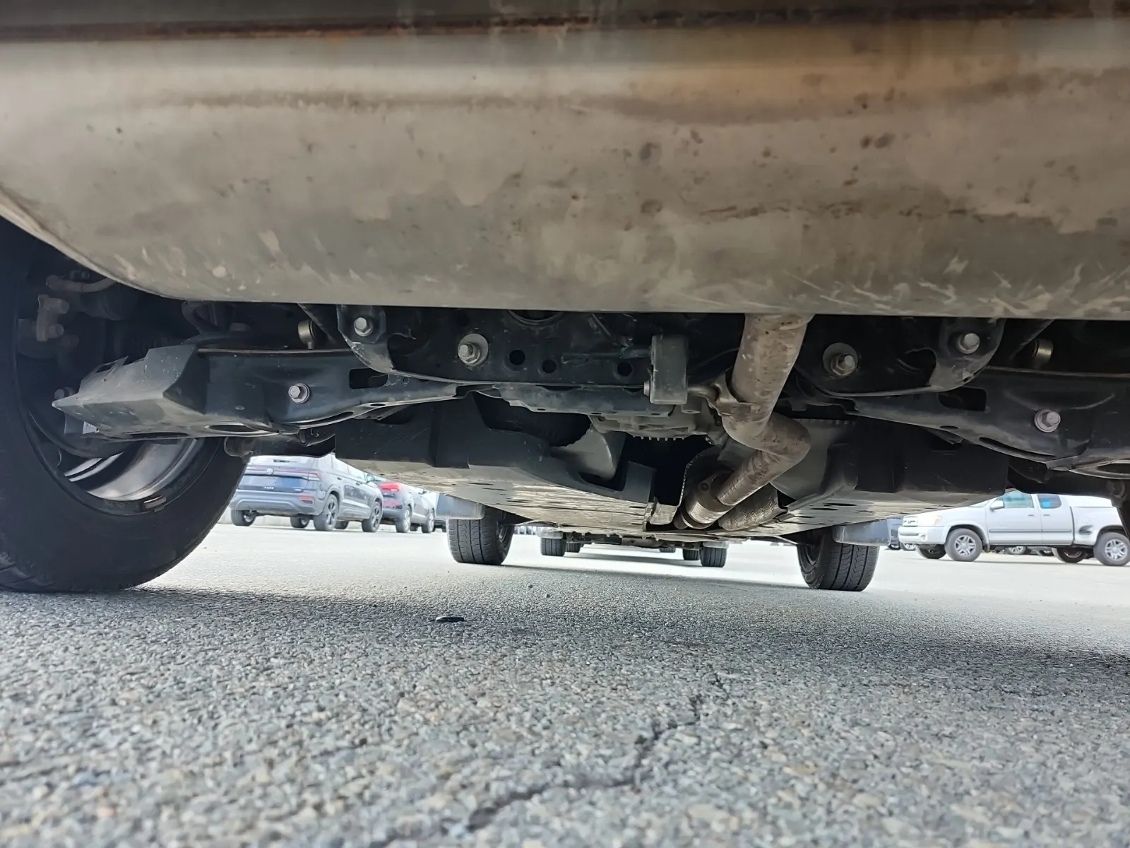 Undercarriage - Rear Photo
