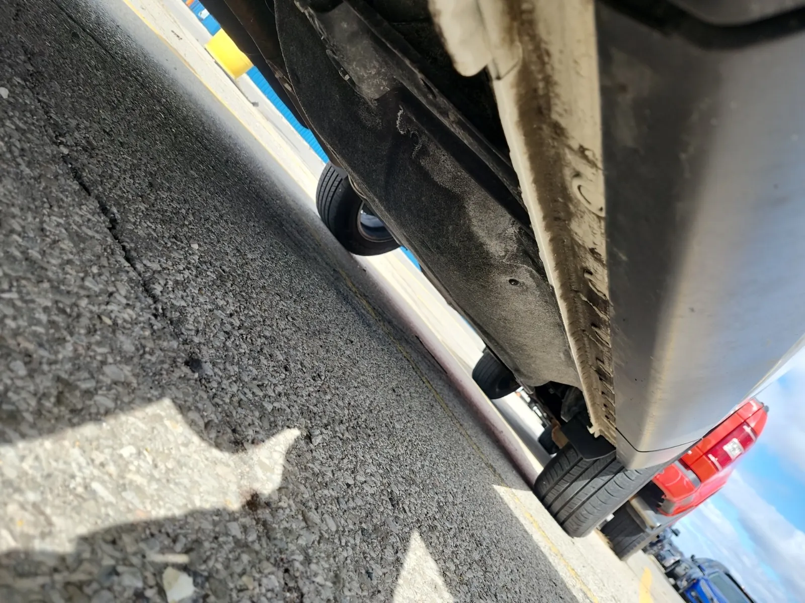 Undercarriage - Driver Photo