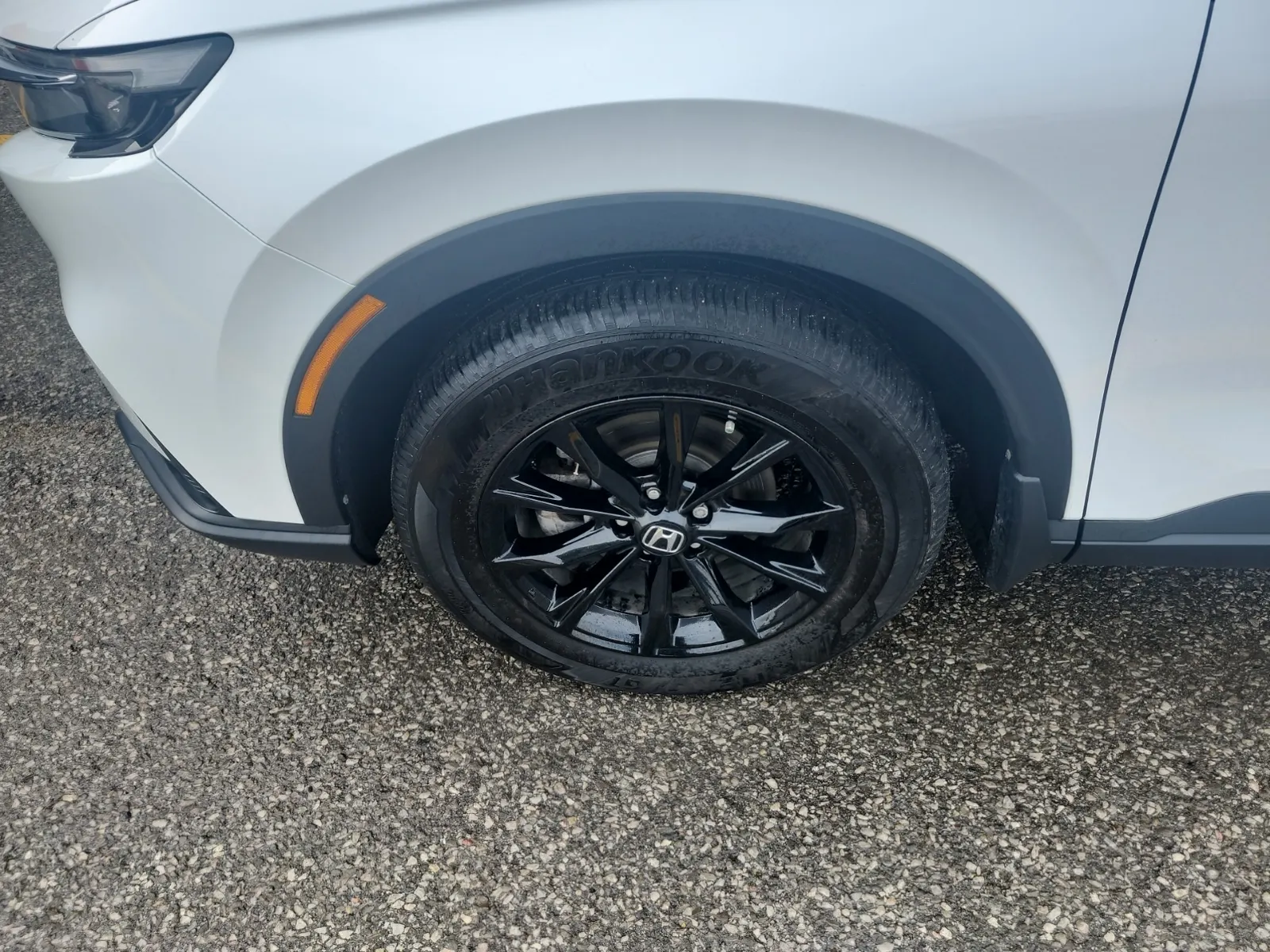 Front driver wheel/tire photo