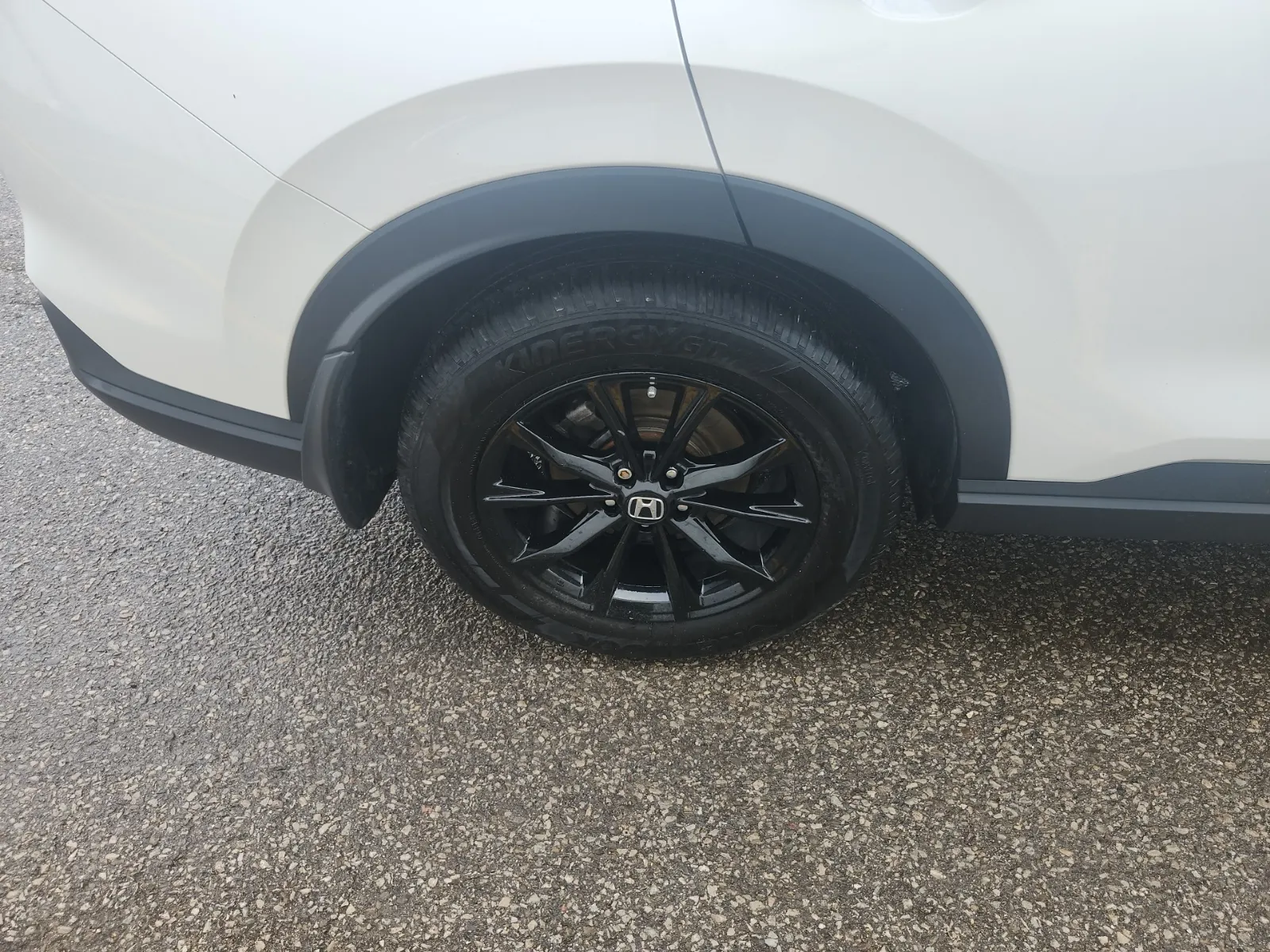 Right Rear Wheel/Tire Photo