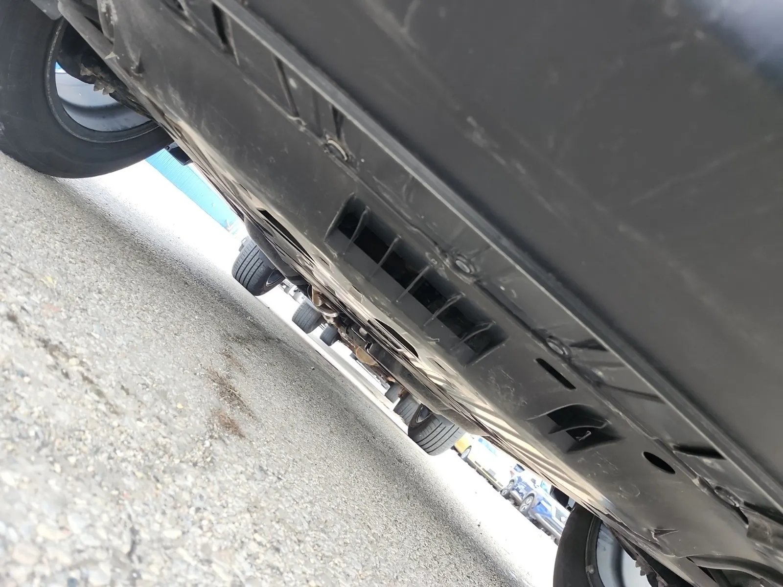 Undercarriage - Front Photo
