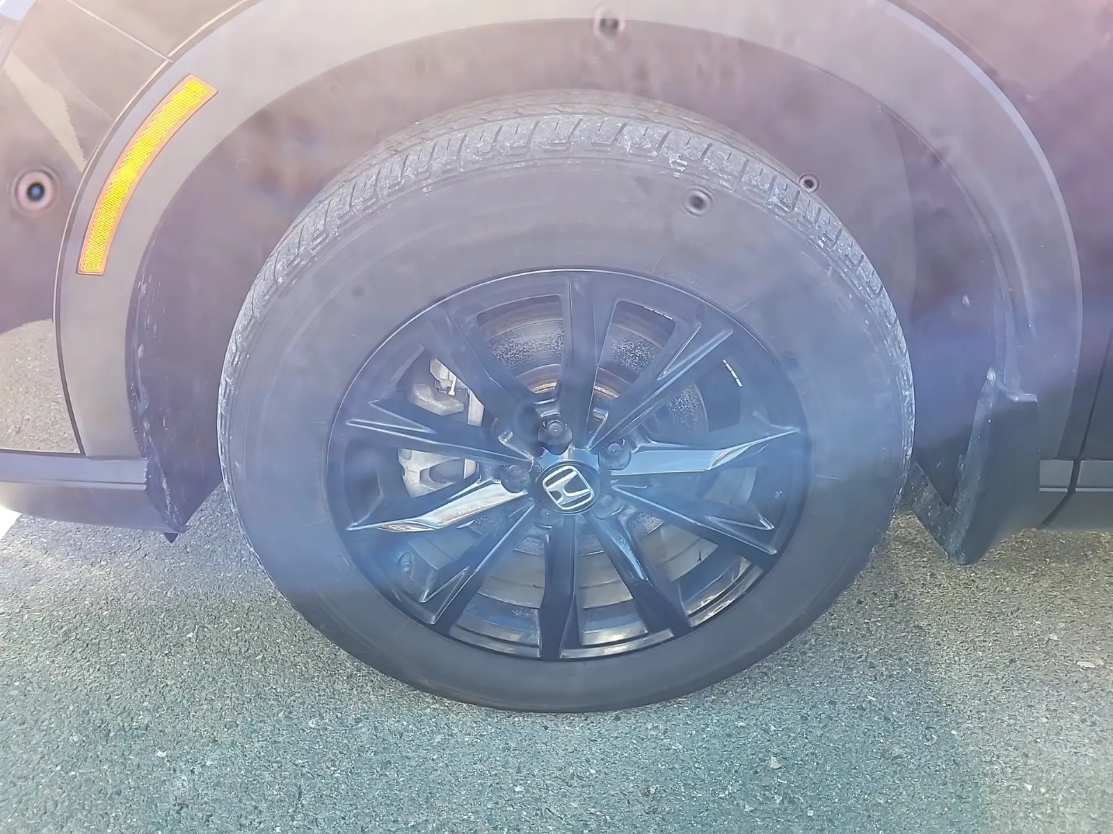 Front driver wheel/tire photo