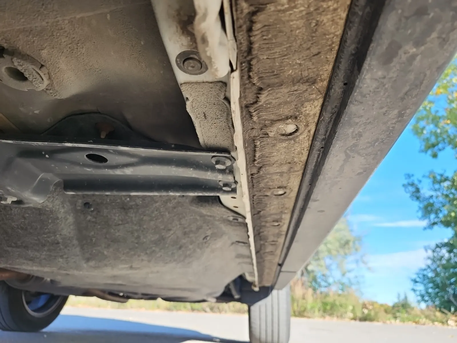 Undercarriage - Driver Photo