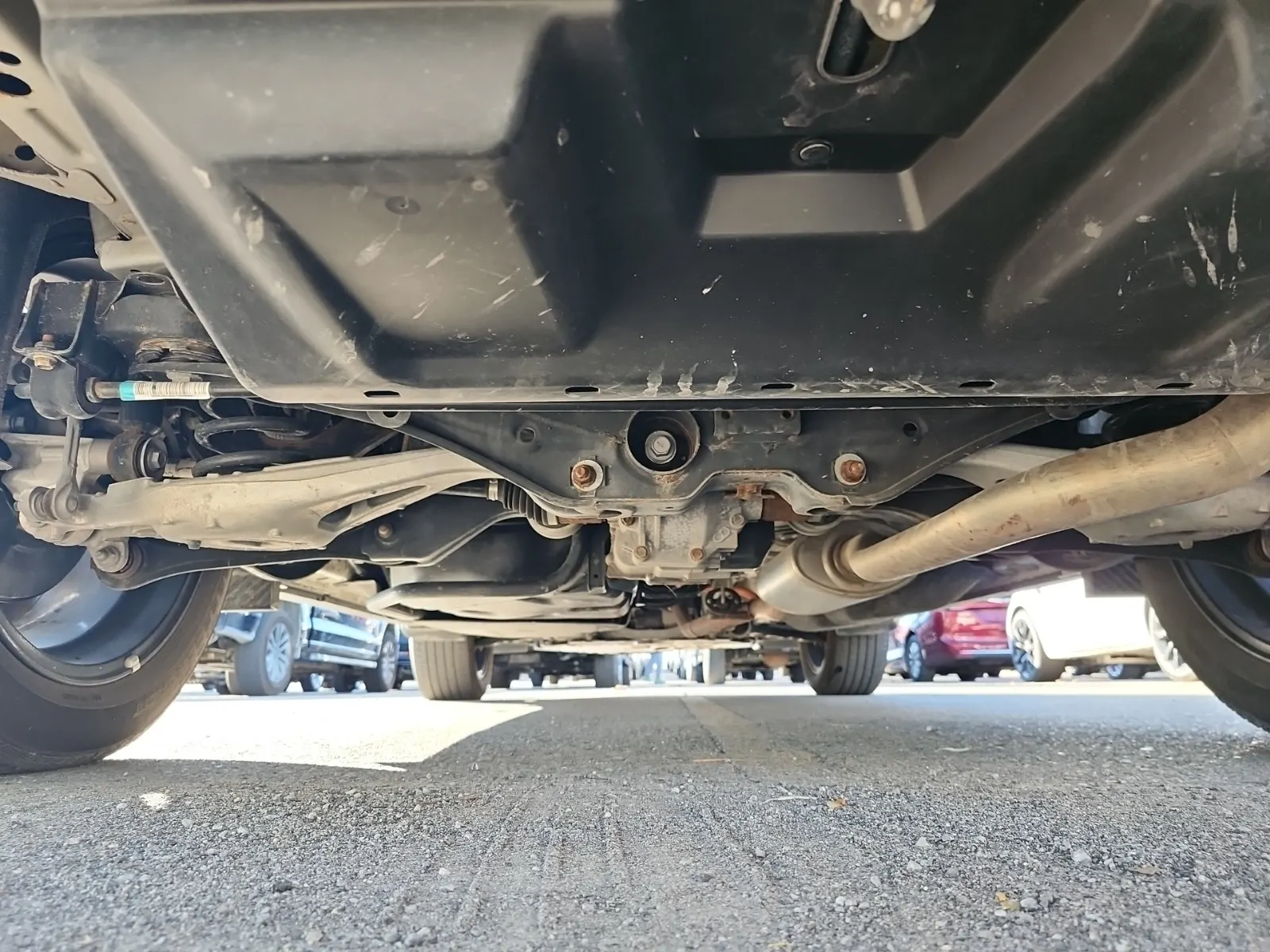 Undercarriage - Rear Photo