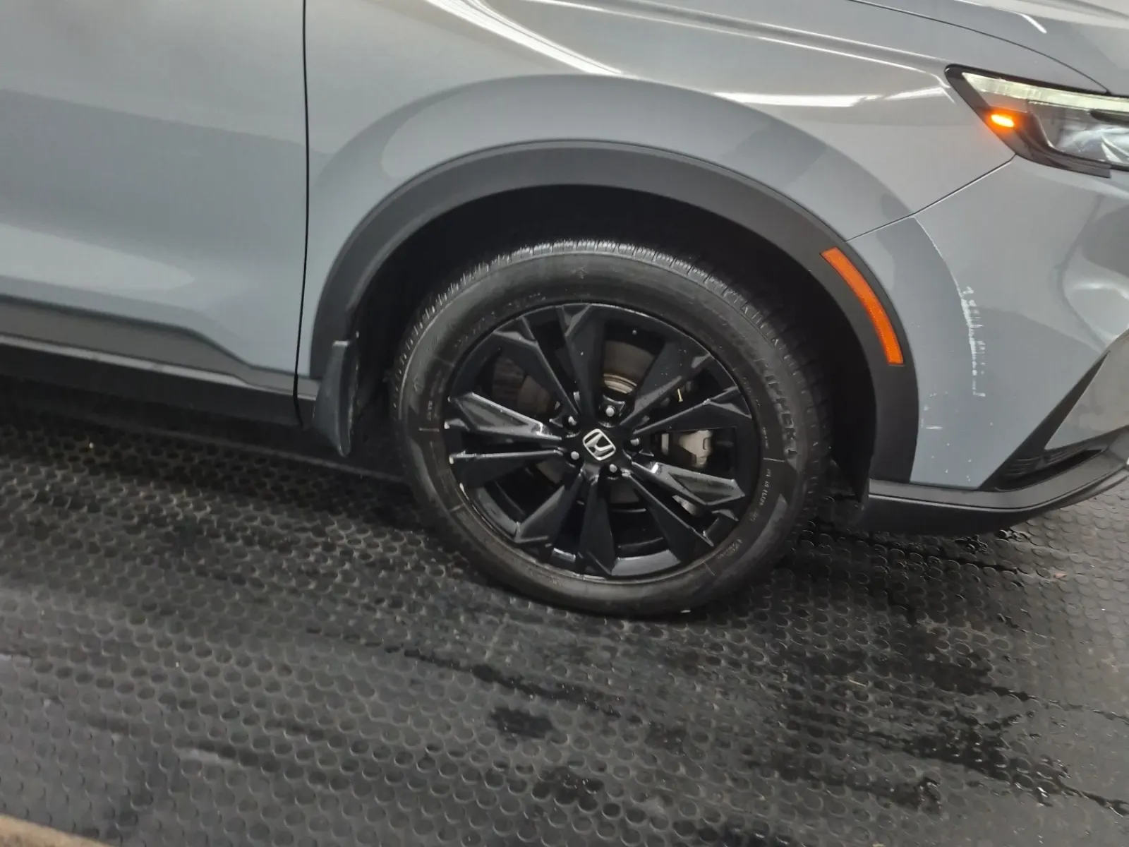 Right Front Wheel/Tire Photo