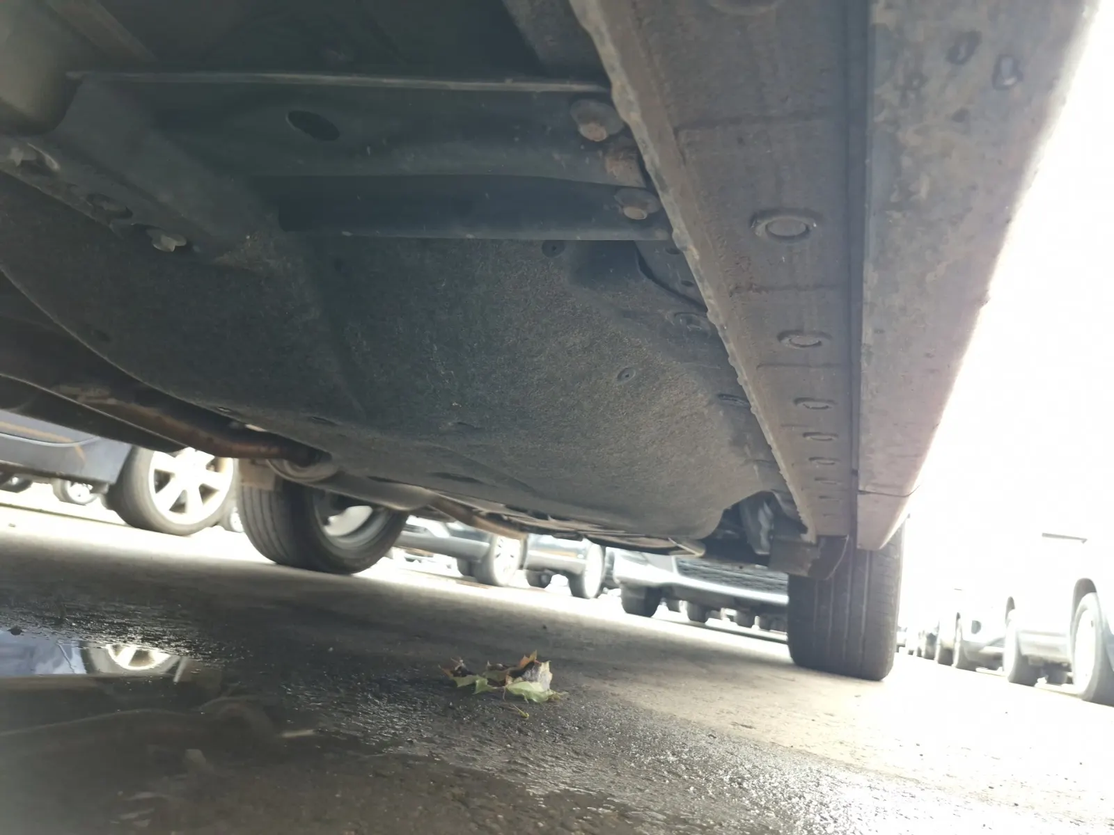 Undercarriage - Driver Photo