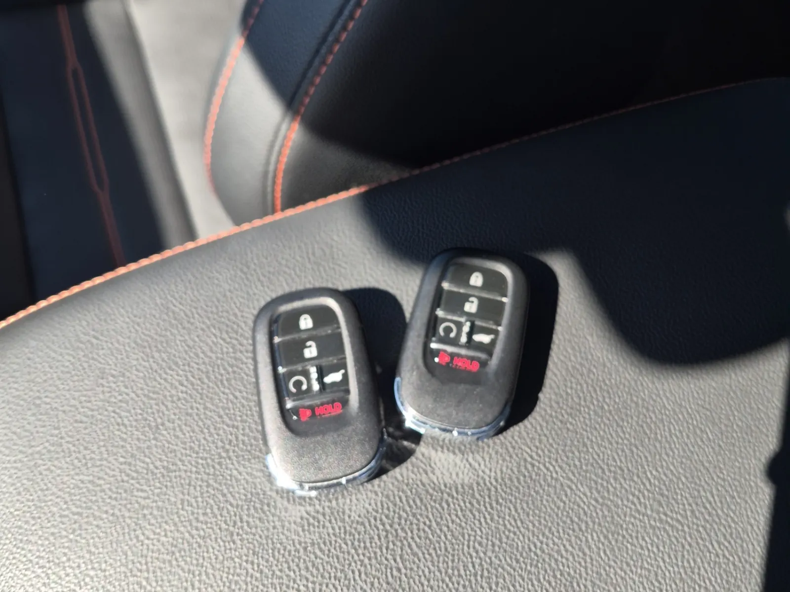 Keys/Fobs/Manual Photo