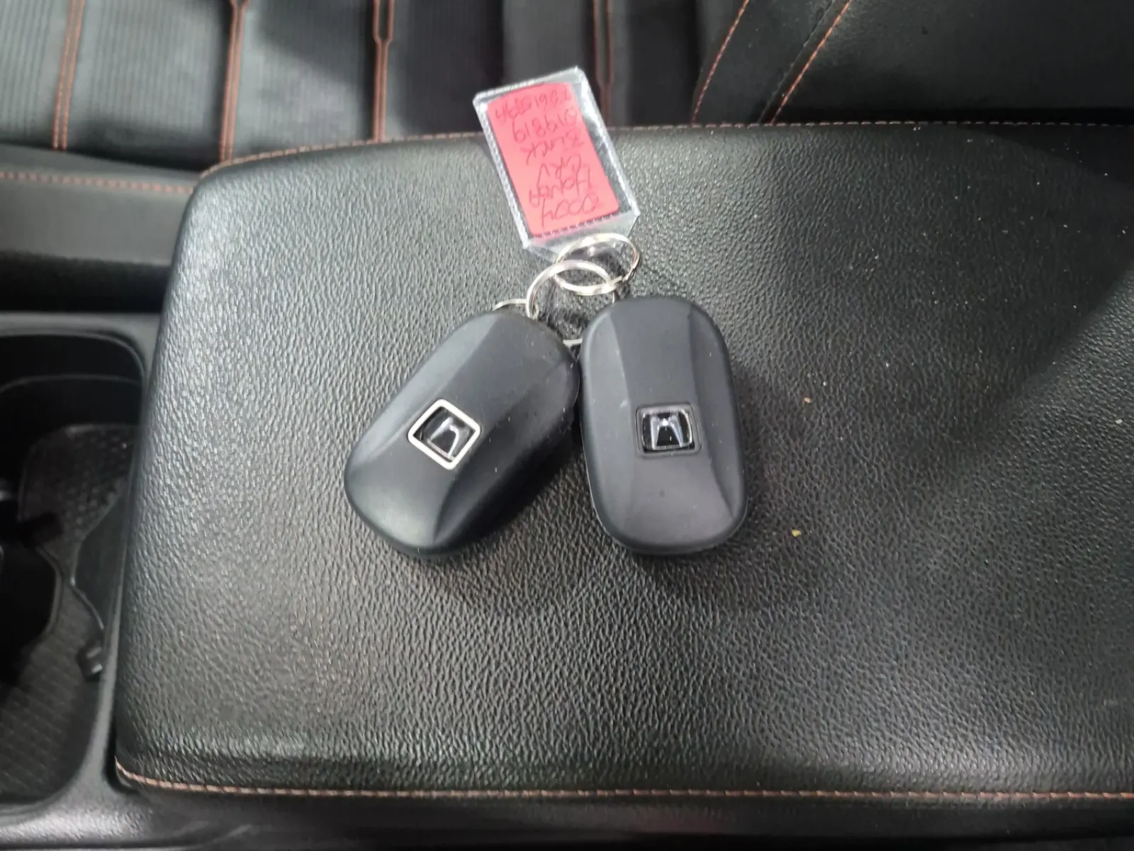 Keys/Fobs/Manual Photo