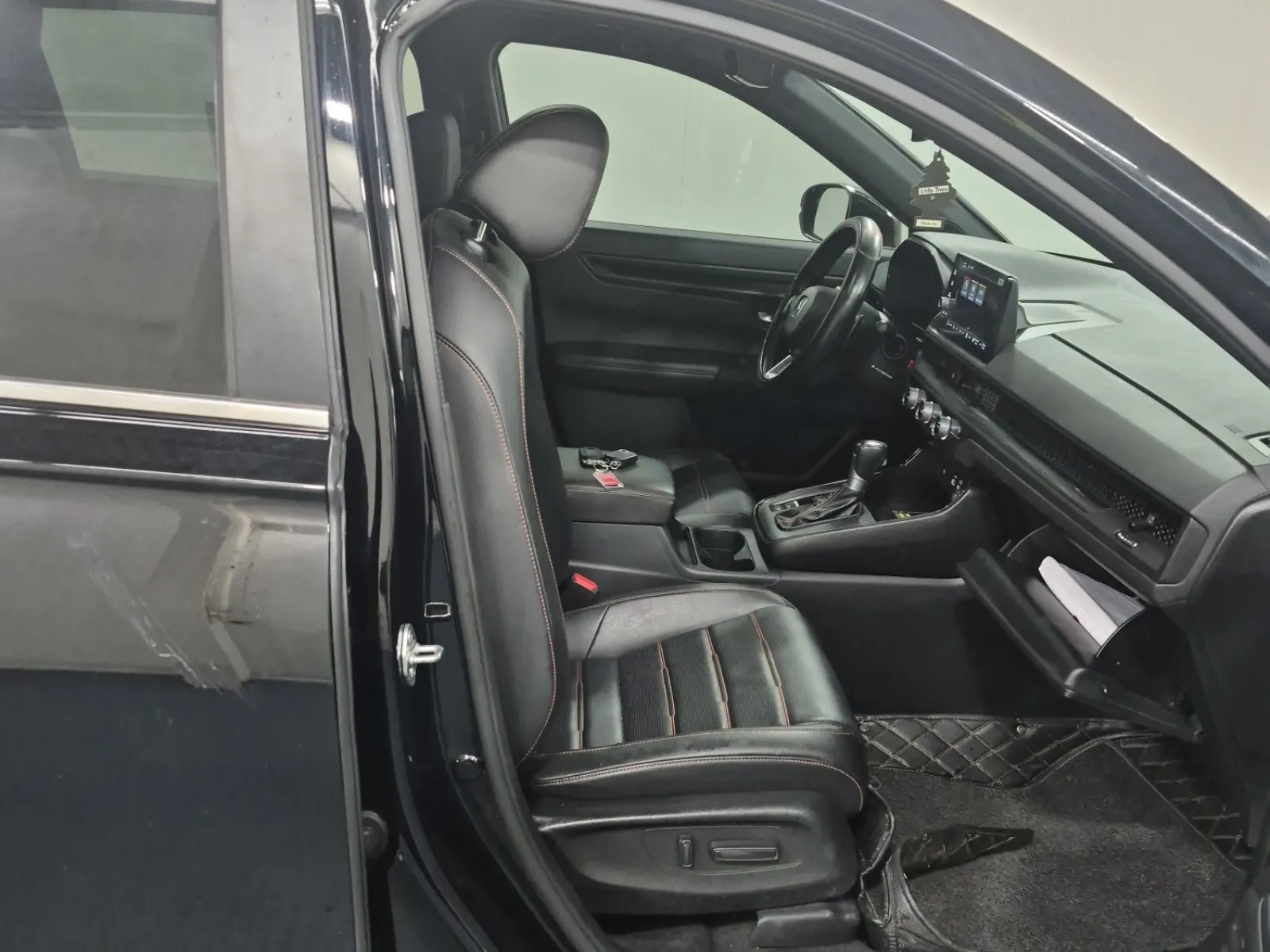 Right Side Interior Photo