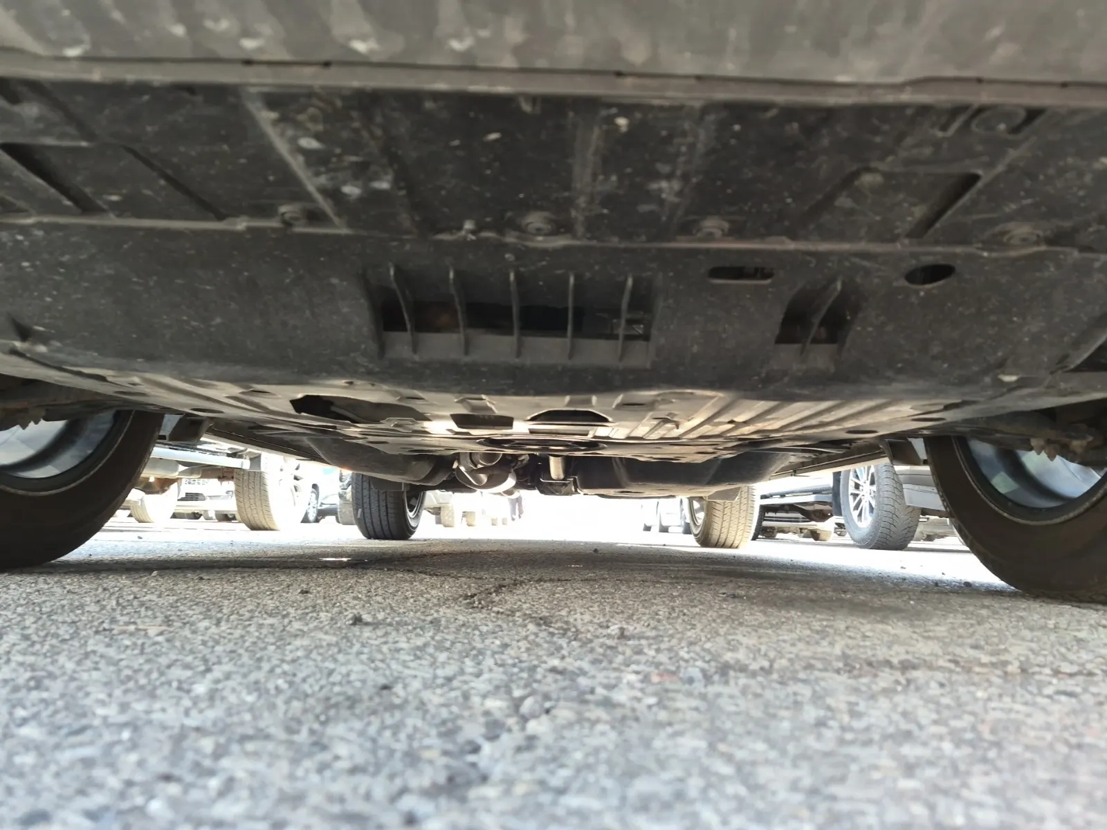 Undercarriage - Front Photo