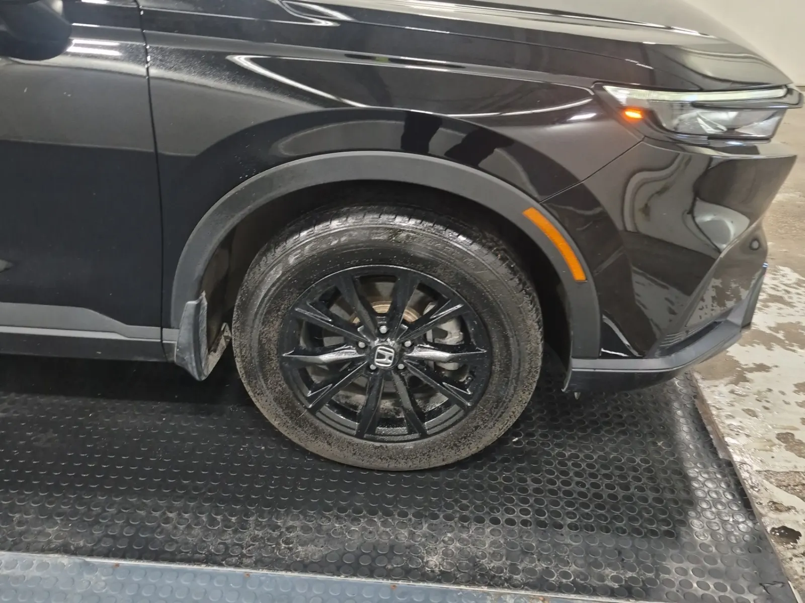 Right Front Wheel/Tire Photo