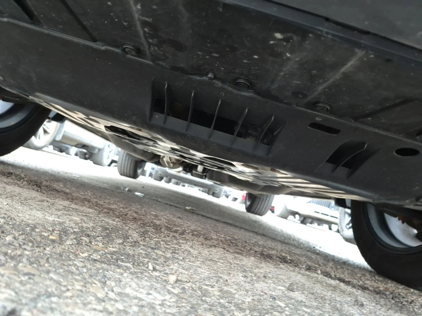 Undercarriage - Front Photo