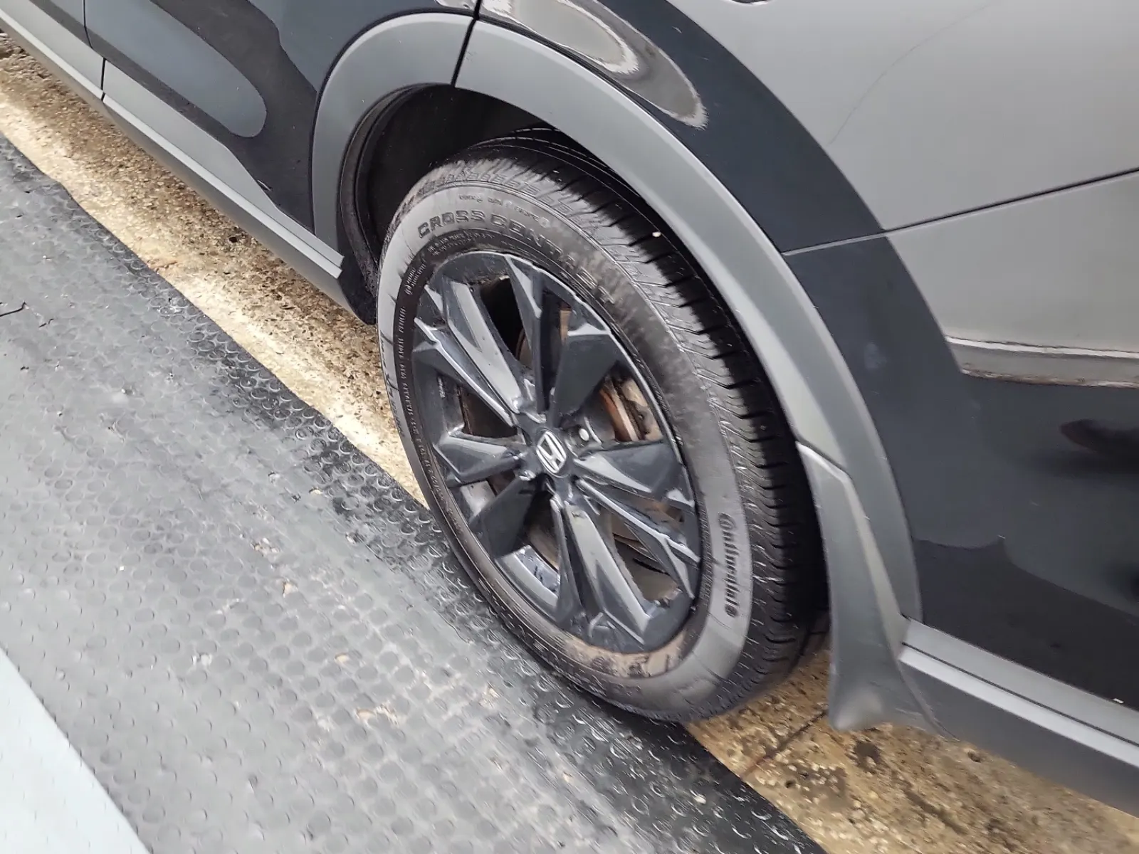 Left Rear Wheel/Tire Photo