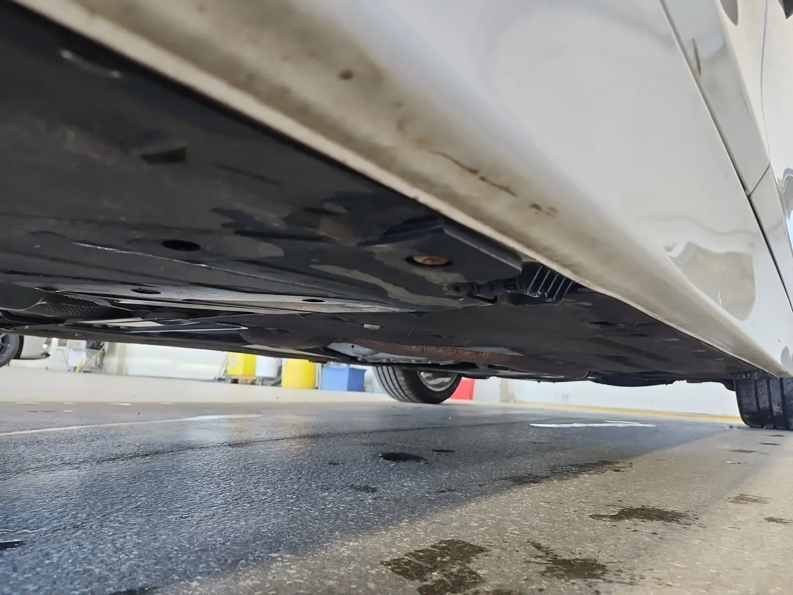 Undercarriage - Passenger Photo