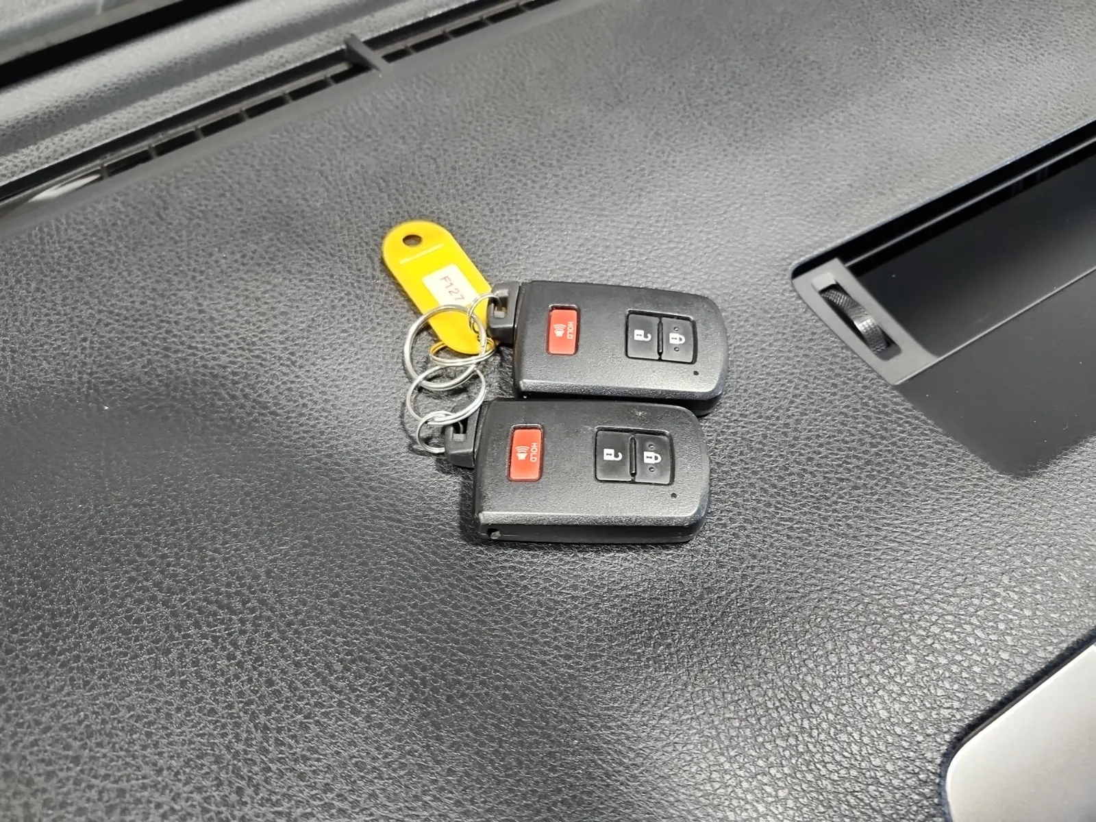 Keys/Fobs/Manual Photo