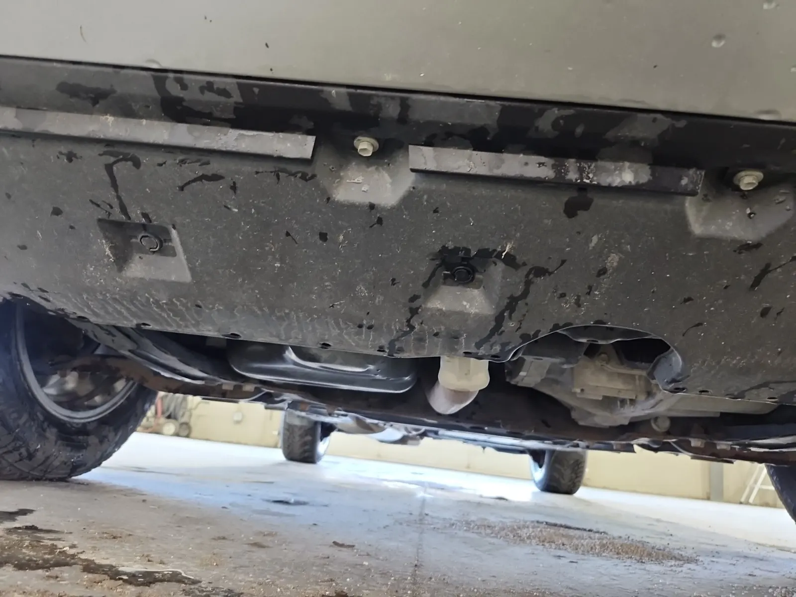 Undercarriage - Front Photo