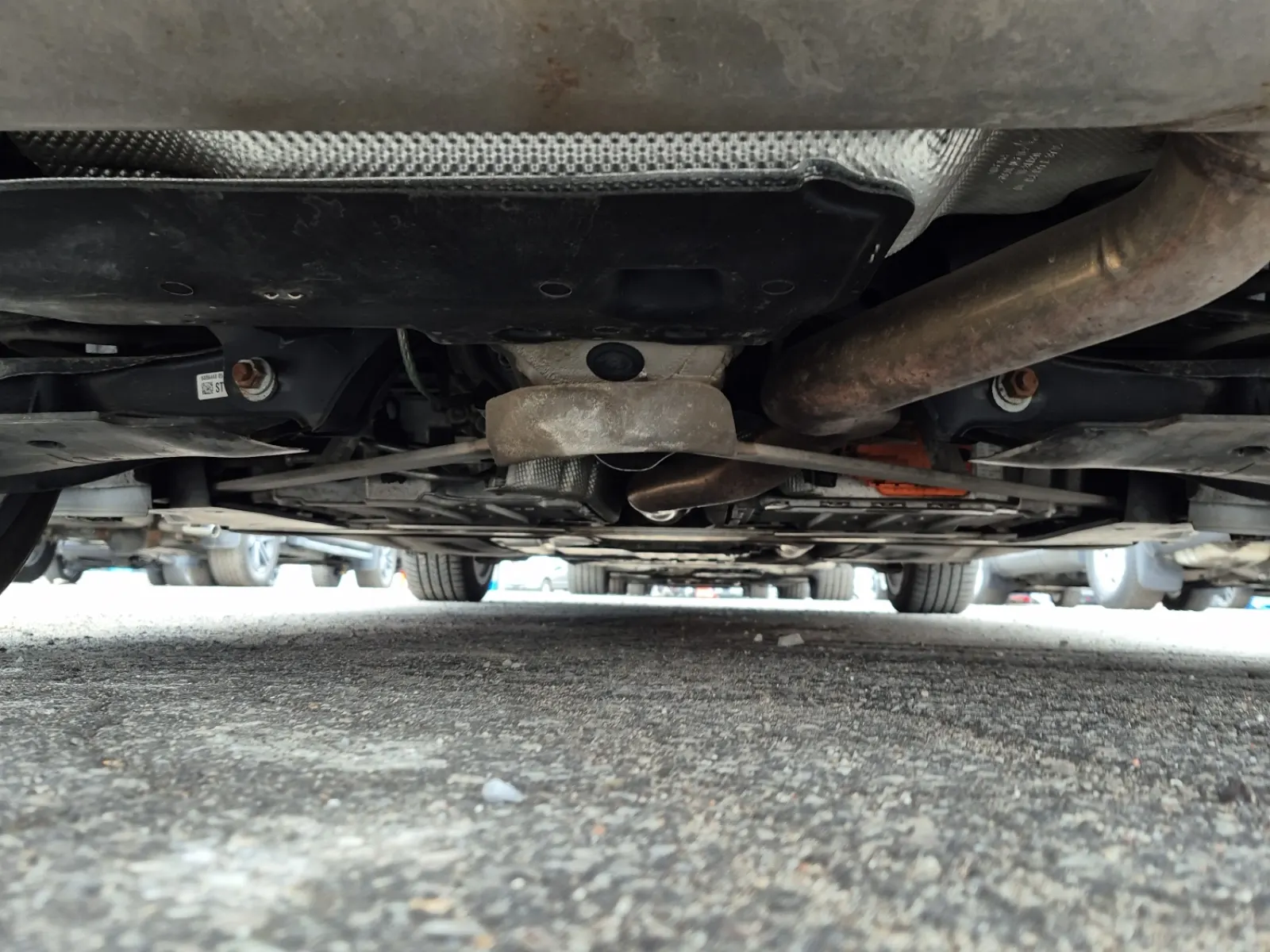 Undercarriage - Rear Photo